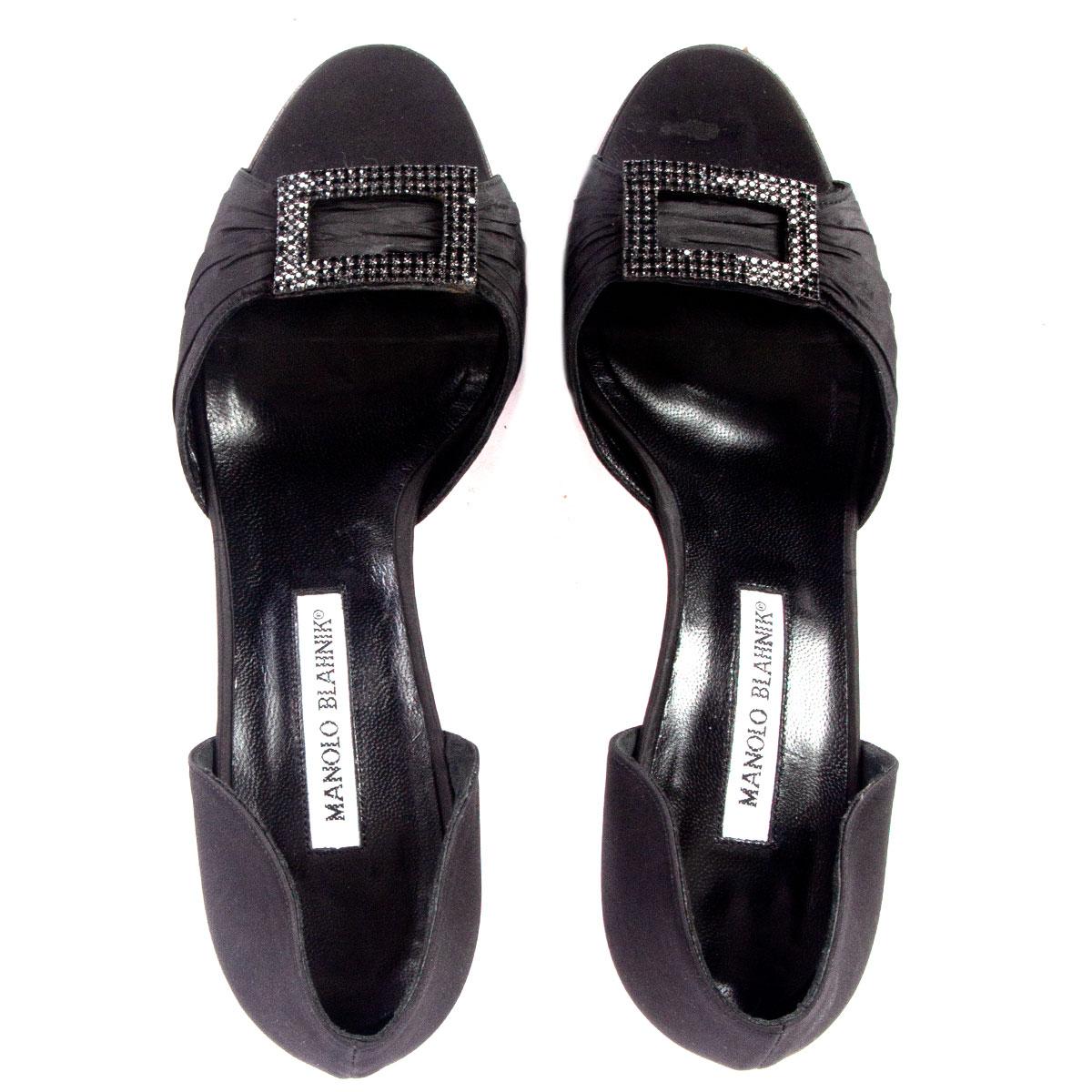 MANOLO BLAHNIK schwarze Seiden-Satin-Sandalen mit KRISTALLVERZIERUNG, Schuhe 38 Damen im Angebot