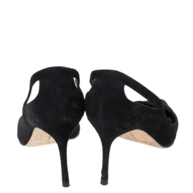 Manolo Blahnik, camoscio nero con dettaglio cut out e punta a punta, taglia 39 in vendita 2