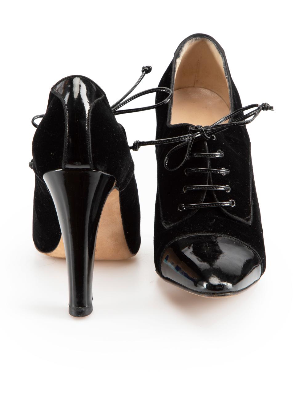 Manolo Blahnik Black Velvet Lace-Up Brogue Heels Size IT 38.5 In Excellent Condition In London, GB