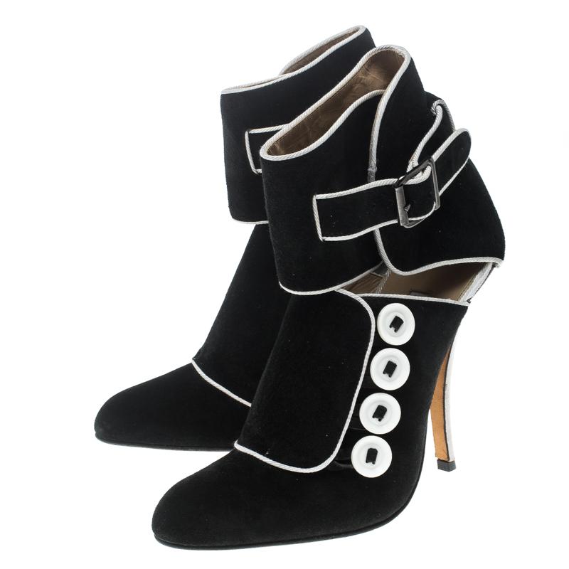 Manolo Blahnik Black/White Suede and Fabric Rapacina Button Booties Size 35.5 For Sale 3