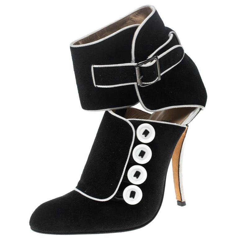 Manolo Blahnik Black/White Suede and Fabric Rapacina Button Booties Size 35.5 For Sale