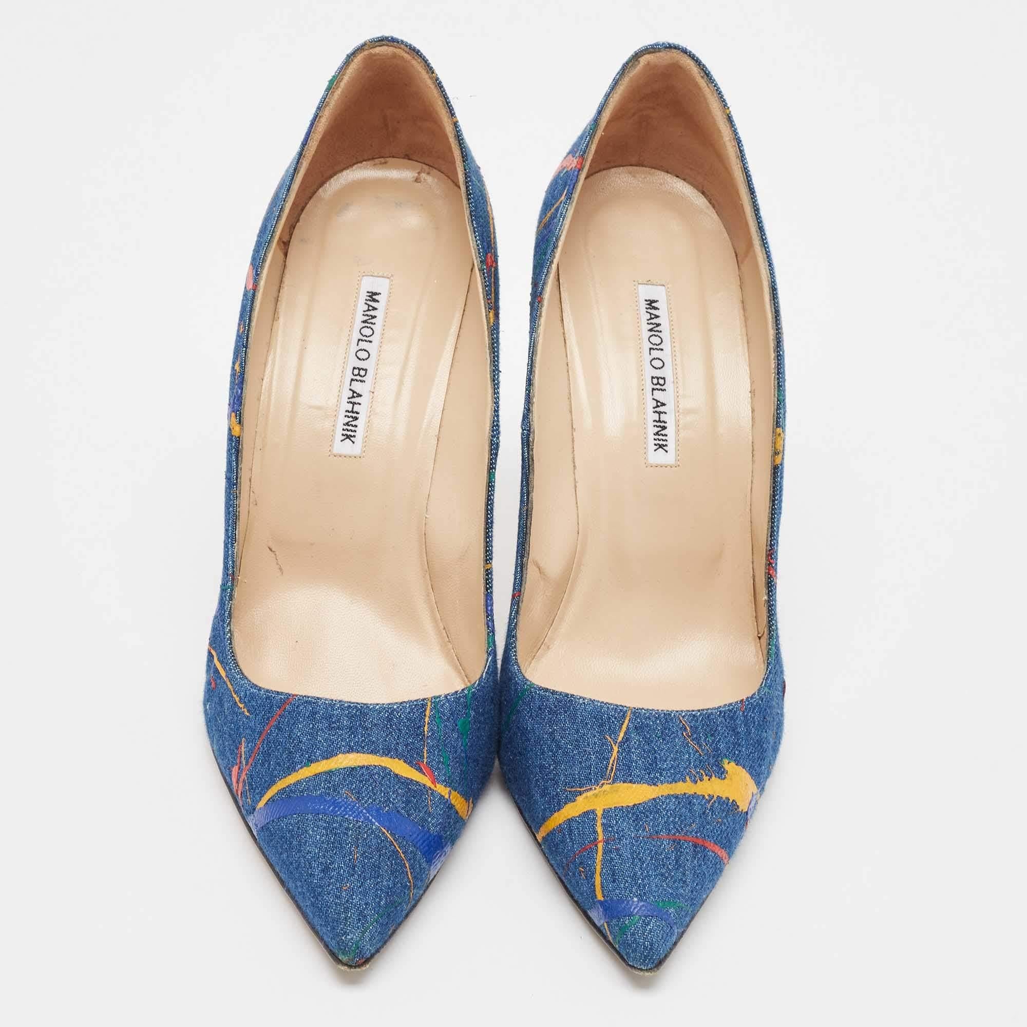 Manolo Blahnik Blue Denim Paint Splatter BB Pumps Size 42 In Good Condition In Dubai, Al Qouz 2