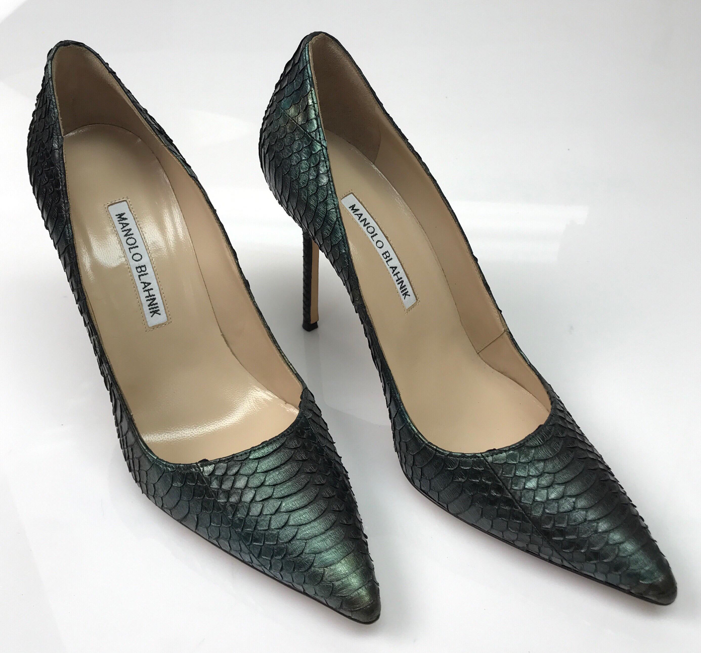 Manolo Blahnik Blue and Green Python Pumps - 38.5 For Sale at 1stDibs