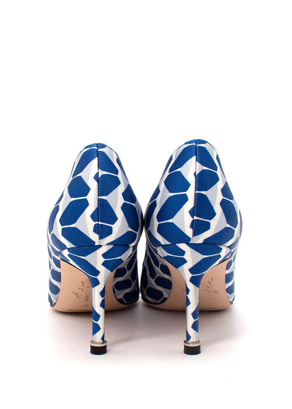 Manolo Blahnik Blue Hangisi 105 Cosmo Embellished Pumps In Excellent Condition In London, GB
