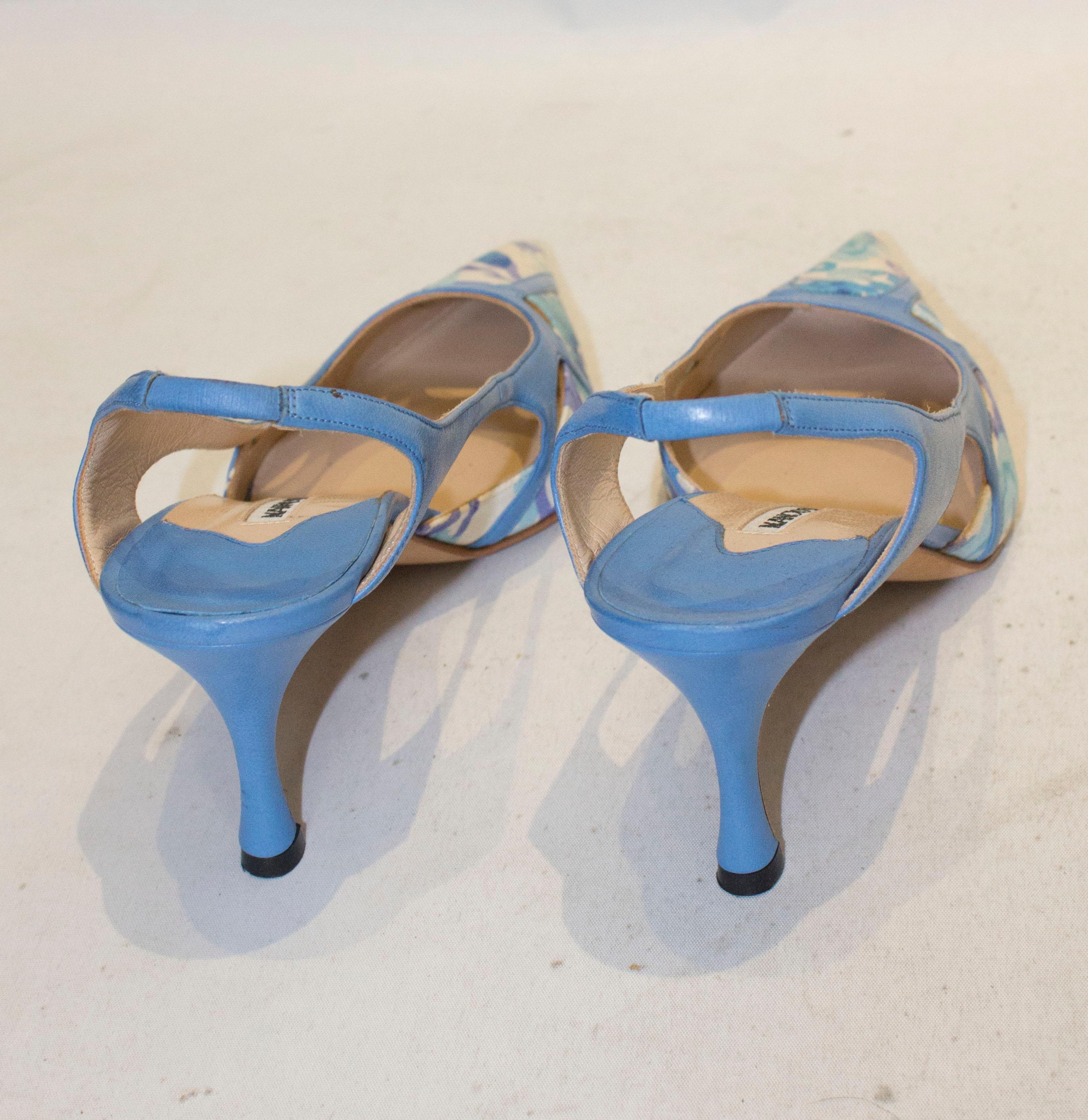 Manolo Blahnik Blue Leather and Fabric Sling Back Shoes In Excellent Condition In London, GB