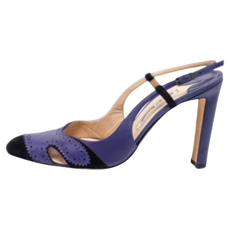 Manolo Blahnik Blue Leather & Suede Barrie Spectator Slingback Sandals Size 40 For Sale