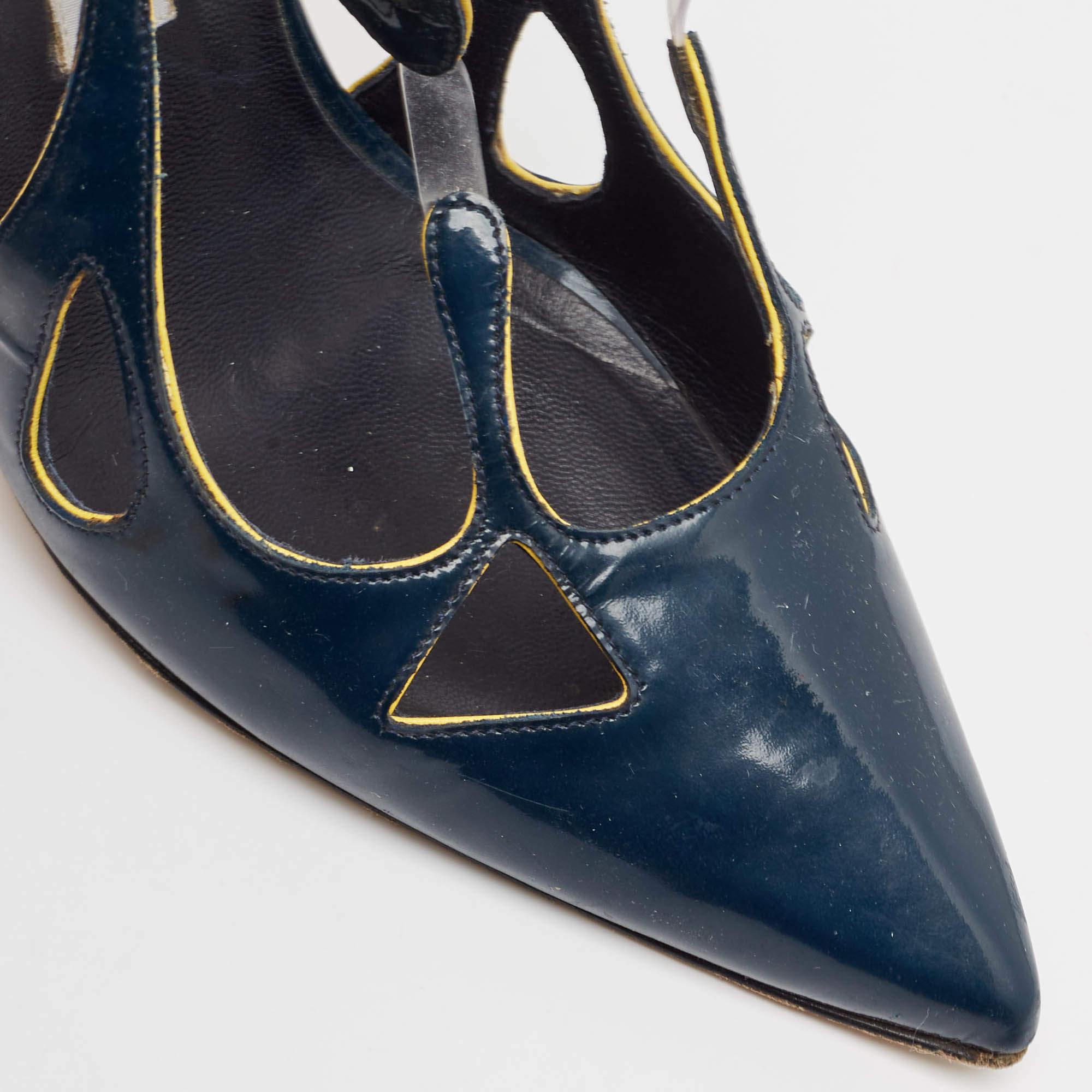 Manolo Blahnik Blue Patent Leather and PVC Pumps Size 37.5 For Sale 2
