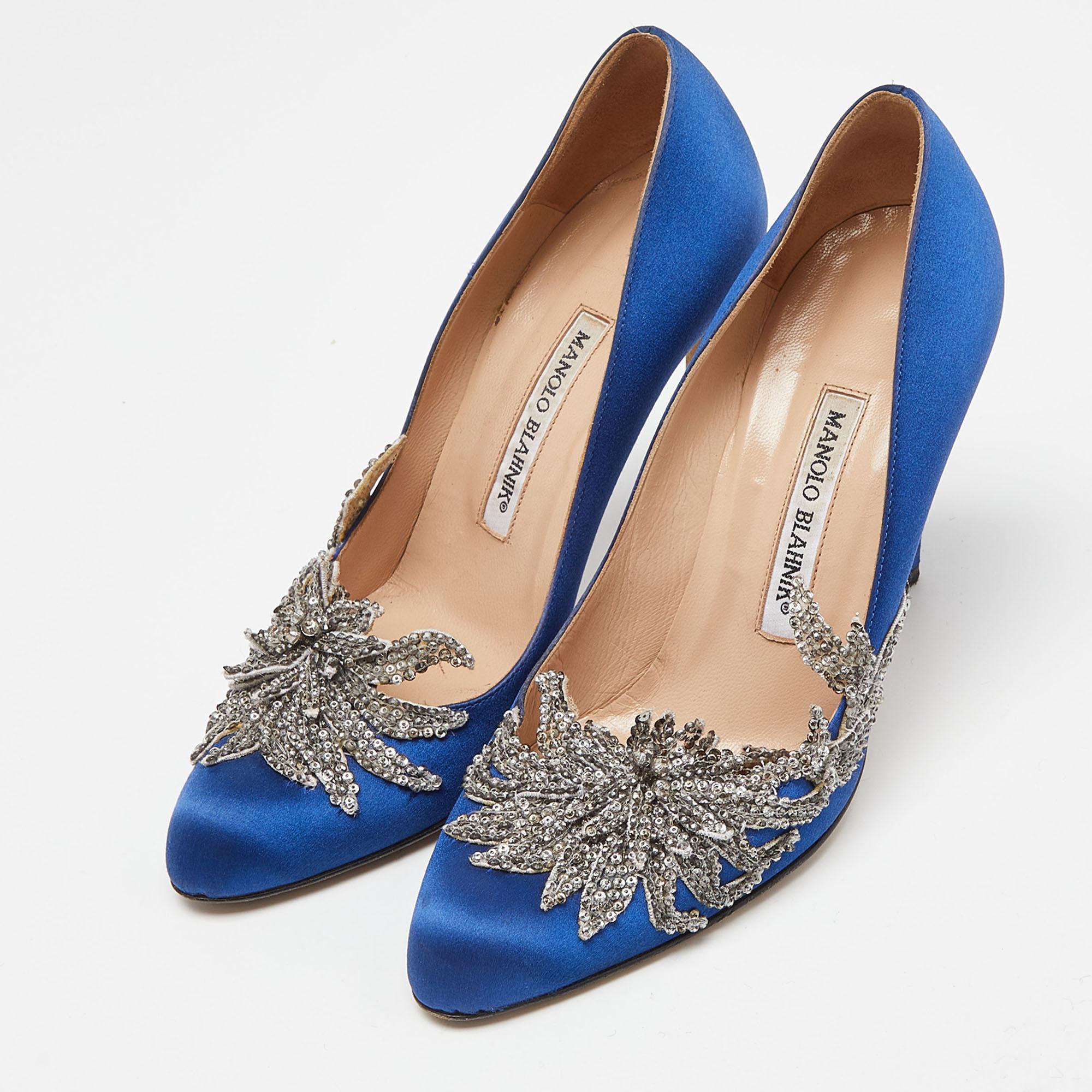 Setzen Sie mit diesen Designer-Pumps ein schickes Stil-Statement. Sie zeichnen sich durch einen robusten Absatz und eine strapazierfähige Sohle aus, perfekt für Ihre modischen Ausflüge!