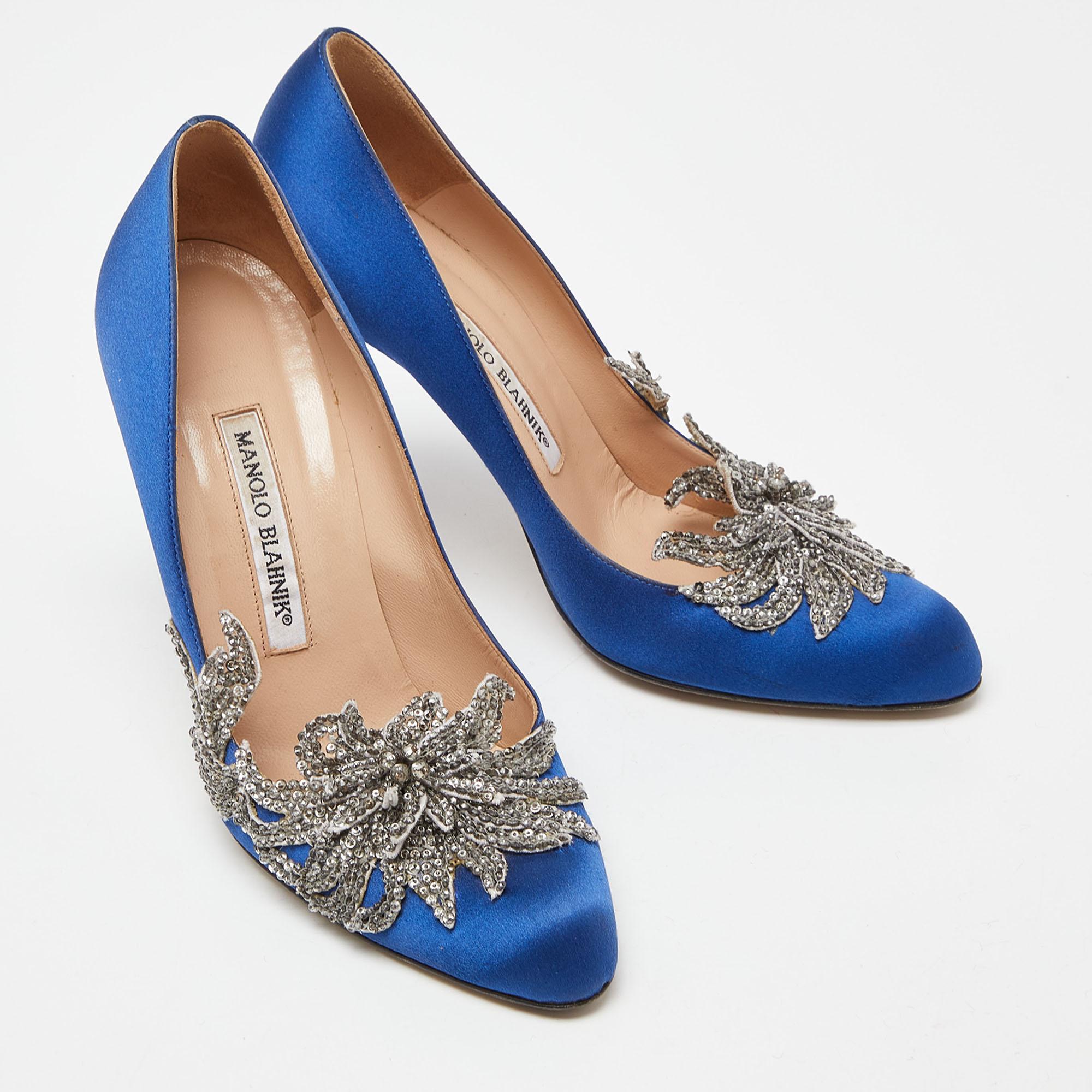Manolo Blahnik Blau Satin verschönert Swan Pumps Größe 37 Damen