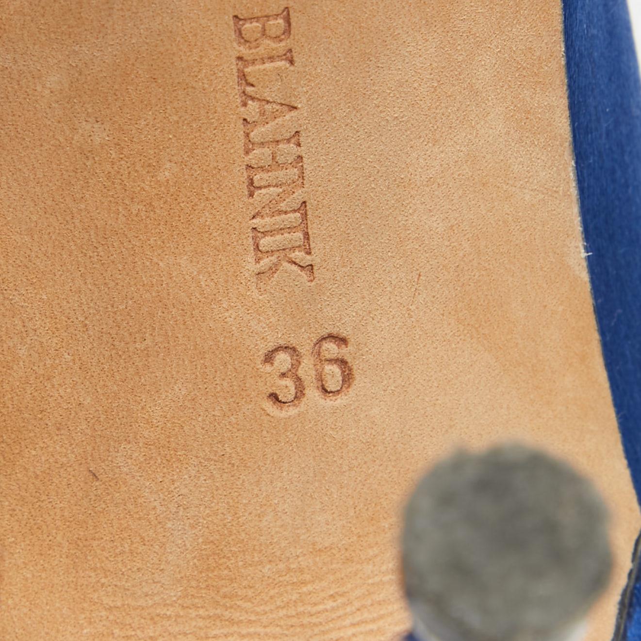 Manolo Blahnik - Escarpins en satin bleu, taille 36 en vente 6