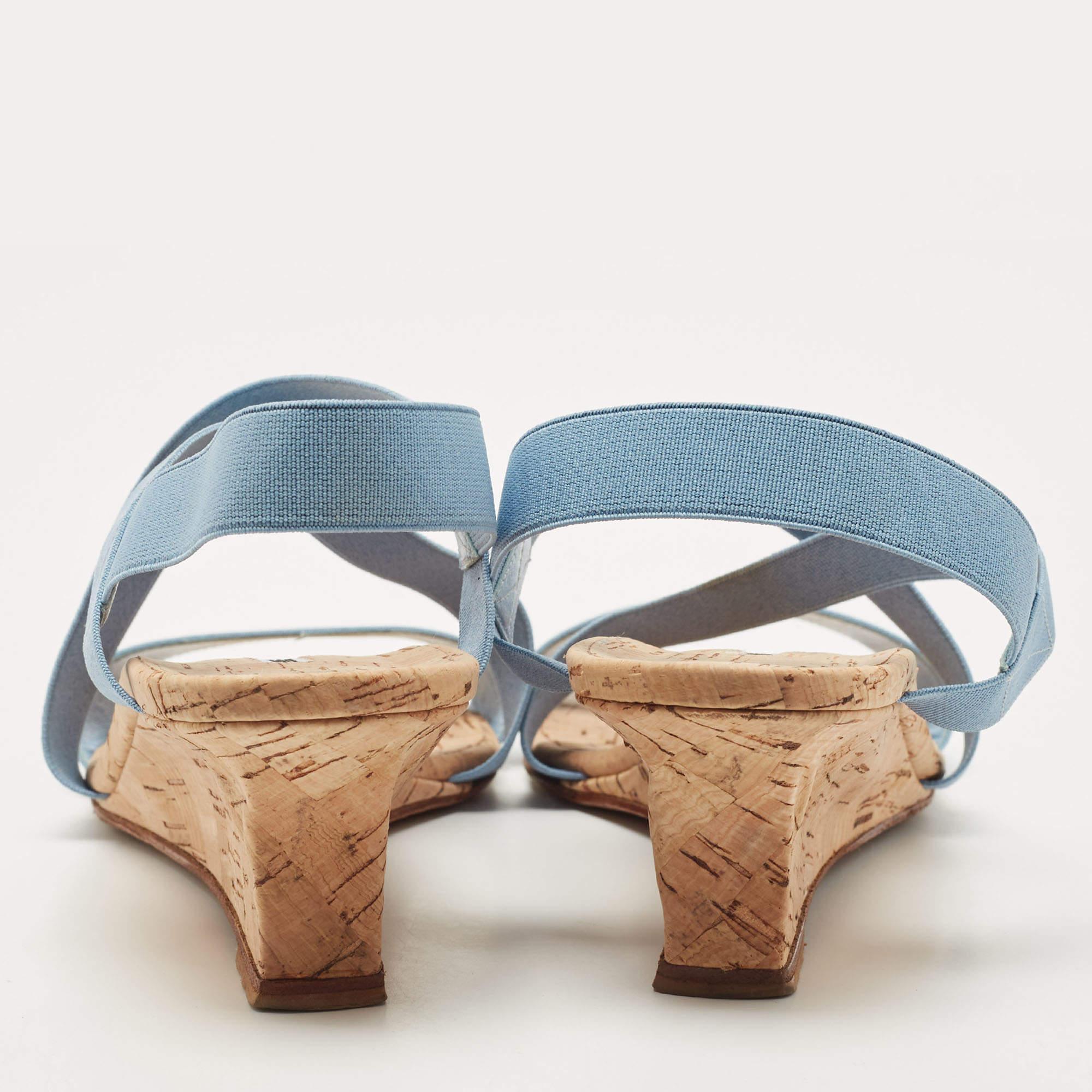 Women's Manolo Blahnik Blue Stretch Fabric Terwe Cork Wedge Ankle Strap Sandals Size 40 For Sale