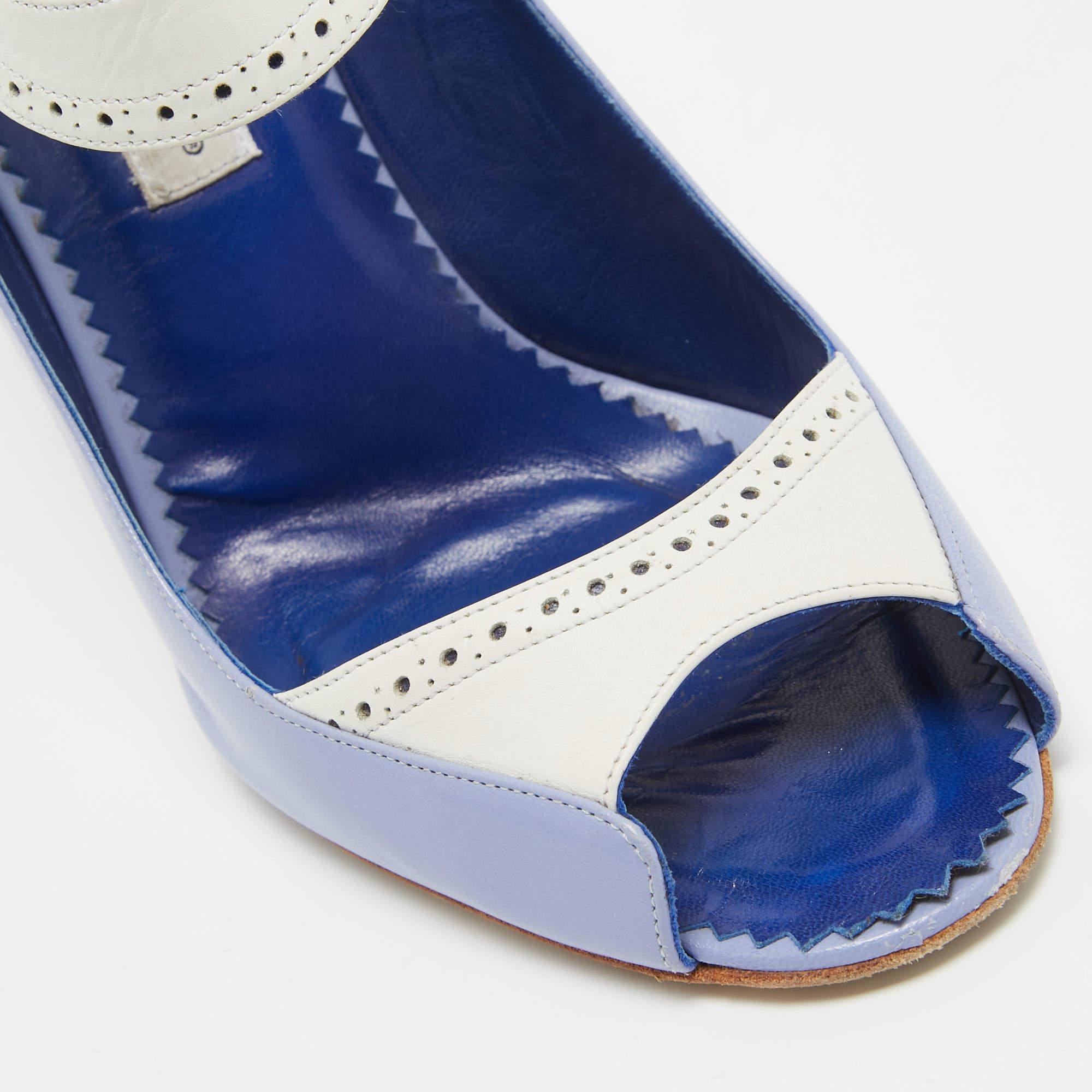 Manolo Blahnik Blue/White Leather Peep Toe Slingback Pumps Size 40 For Sale 3