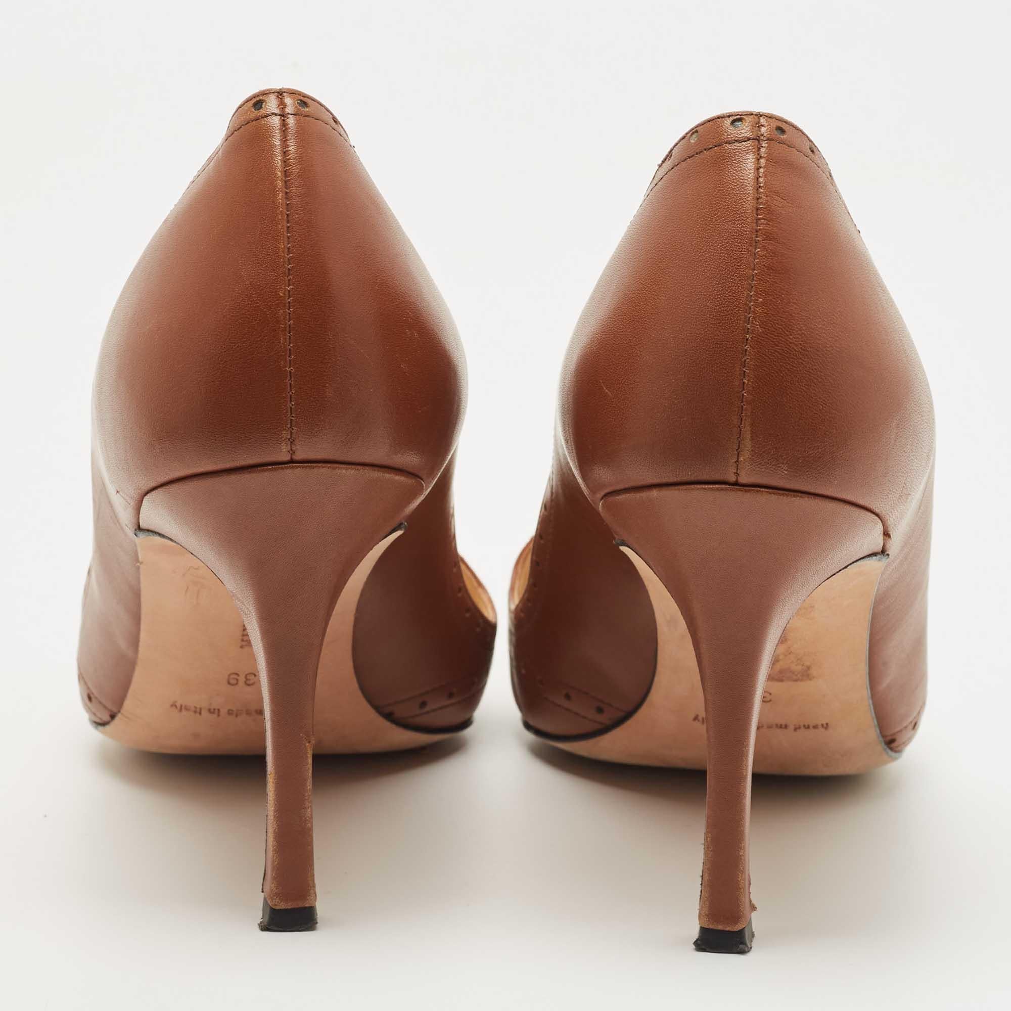 Manolo Blahnik Brown Leather Perforated Pumps Size 39 For Sale 1