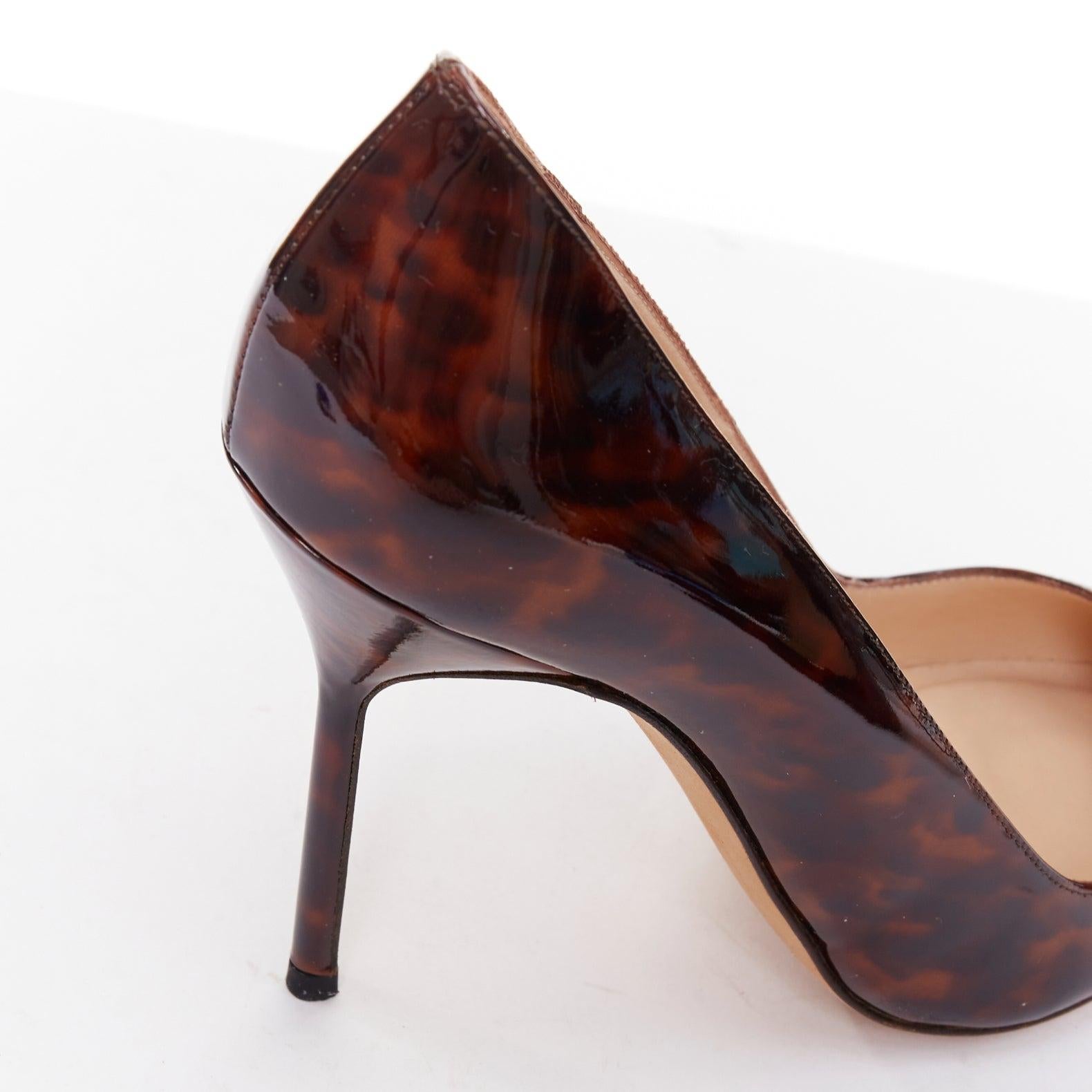 Bombas de tacón de aguja MANOLO BLAHNIK de charol marrón con estampado de concha de tortuga EU37.5 en venta 3