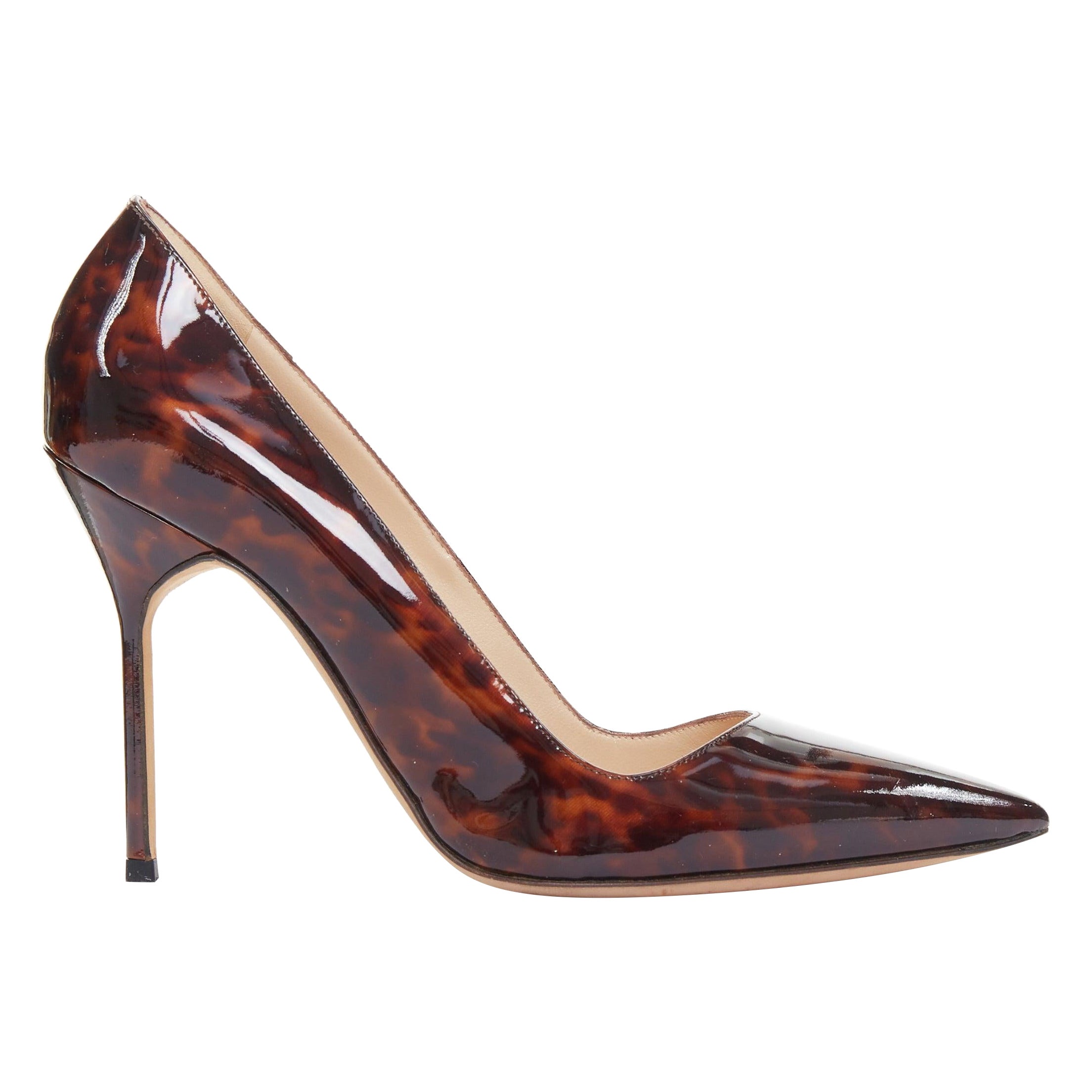 Bombas de tacón de aguja MANOLO BLAHNIK de charol marrón con estampado de concha de tortuga EU37.5 en venta