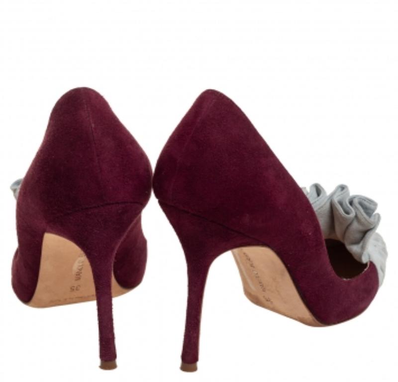 Manolo Blahnik Burgundy And Grey Suede Arleti Frill Detail Pumps Size 35 For Sale 3