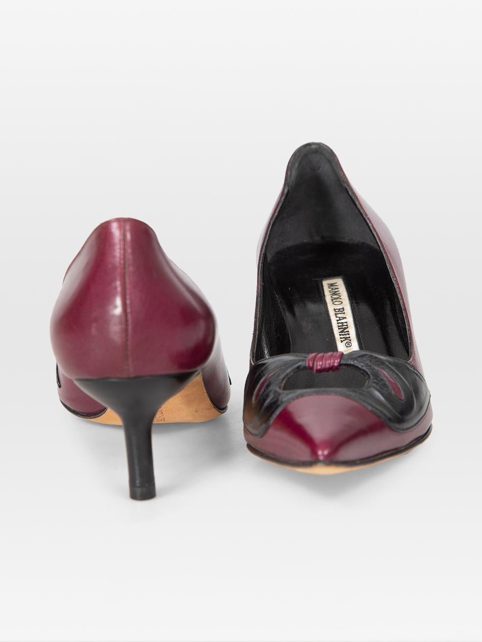 Noir Manolo Blahnik, escarpins en cuir bourgogne, taille IT 35 en vente