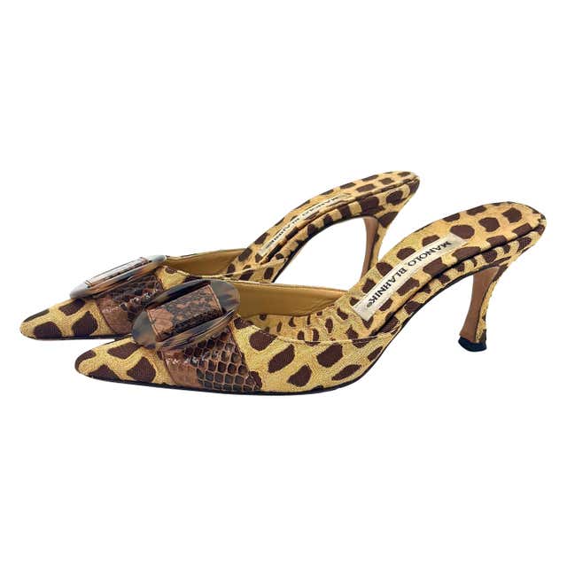 Vintage Manolo Blahnik Embroidered Pointed Toe Kitten Heel Mules Pumps ...