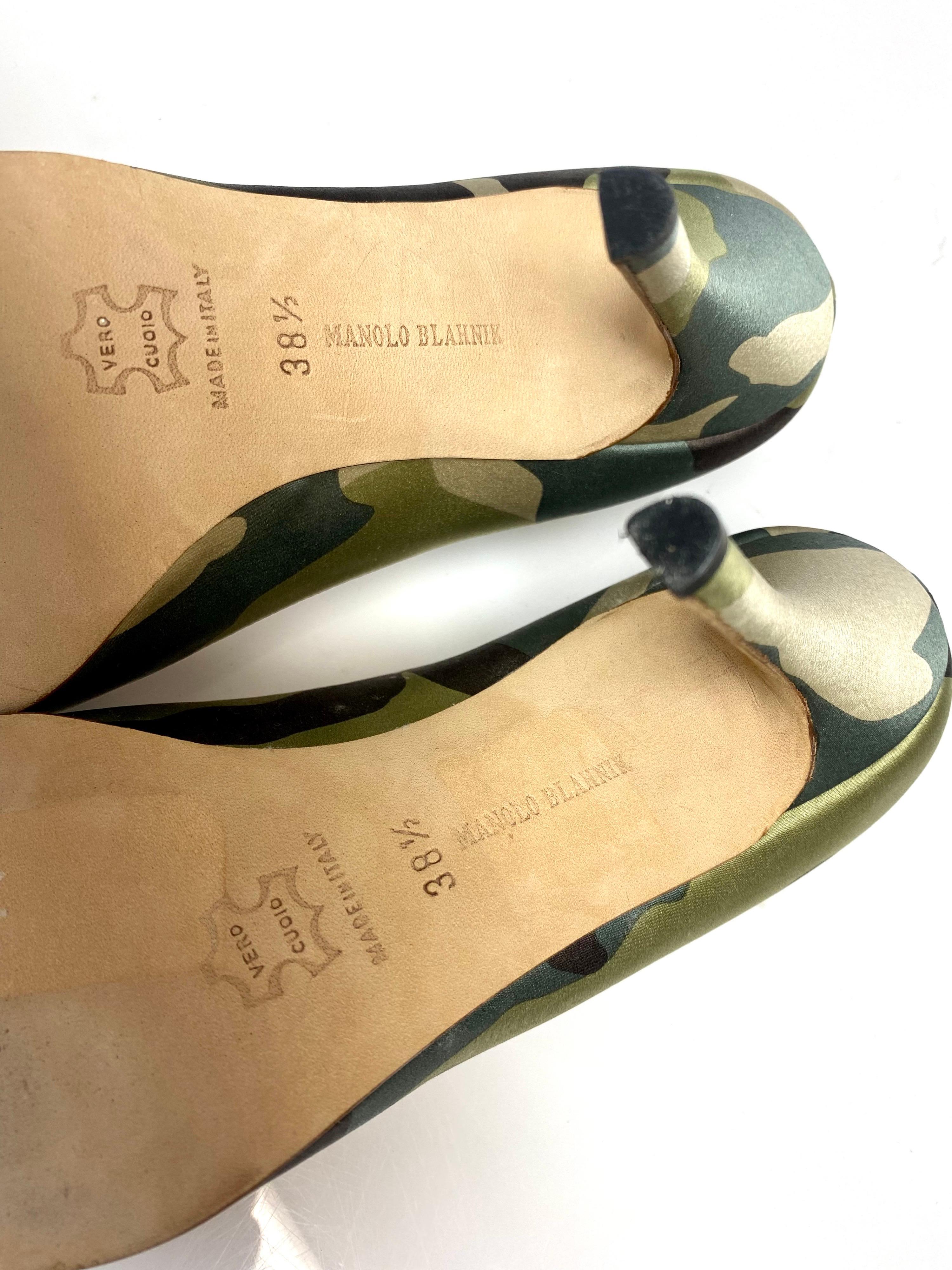 Manolo Blahnik Camouflage Silk Peep Toe Heels - Size 38.5 For Sale 1