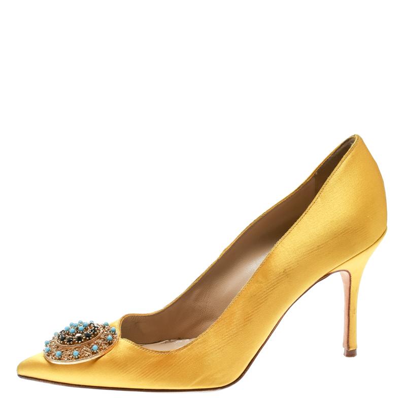 Manolo Blahnik Canary Yellow Satin Giuba Brooch Embellished Pumps Size 36.5 1