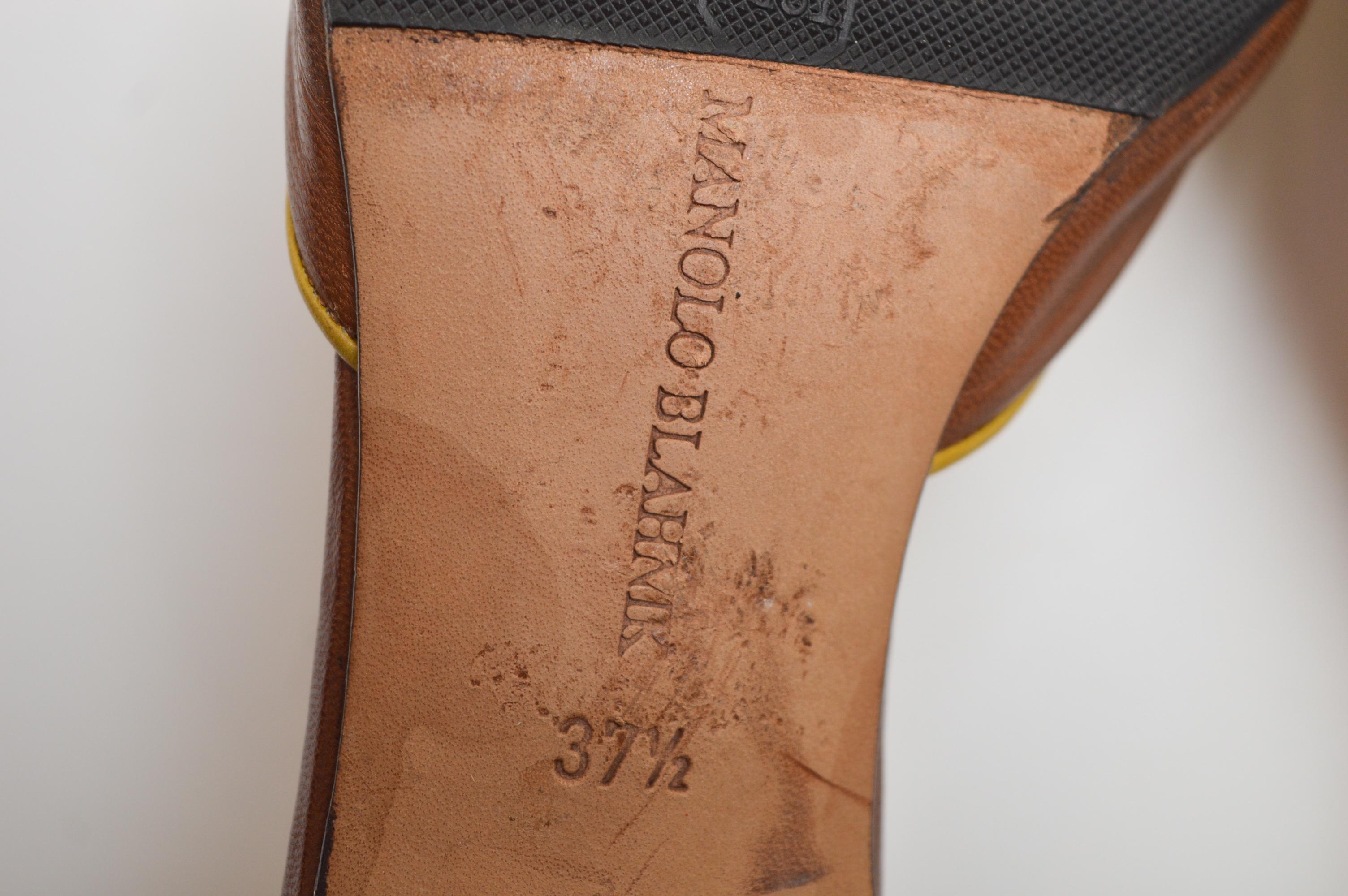 Manolo Blahnik Chartreuse Chocolate leather Buckle Slip On Mule Low Kitten Heels in vendita 8