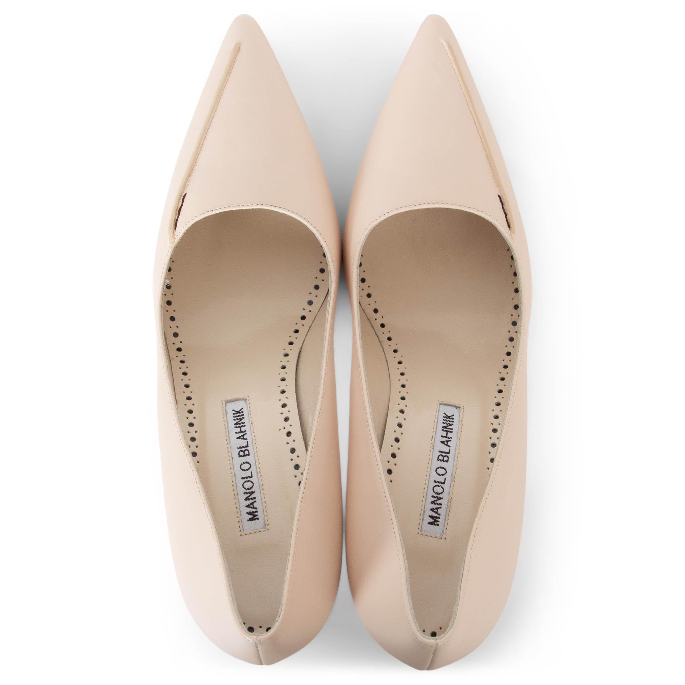 MANOLO BLAHNIK Cremefarbene HOMERA 70 Pumps aus Leder in Creme 37,5 im Zustand „Neu“ im Angebot in Zürich, CH