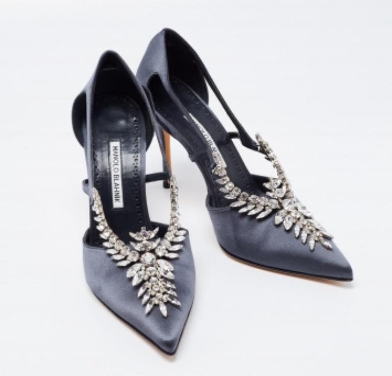 Manolo Blahnik Dark Grey Satin Lala Crystal Pointed Toe Pumps Size 40 For Sale 2
