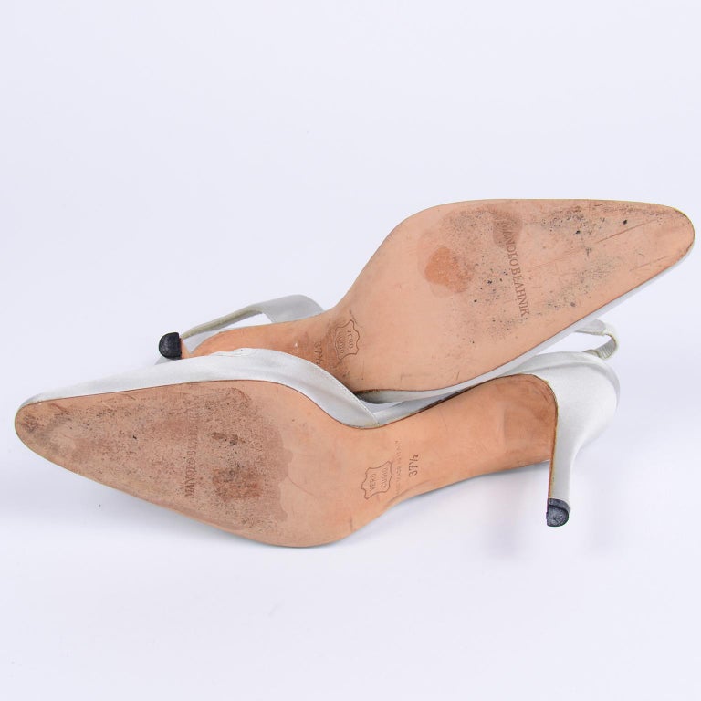 Manolo Blahnik Dove Grey Vintage Carolyne Slingback Shoes With Heels For Sale 6