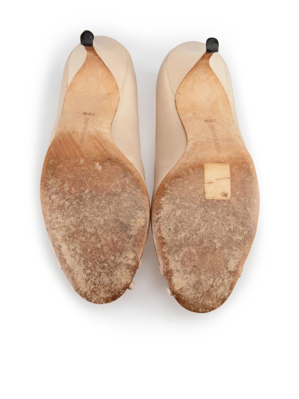 Manolo Blahnik talons à lanières en satin écru taille IT 39,5 Bon état - En vente à London, GB