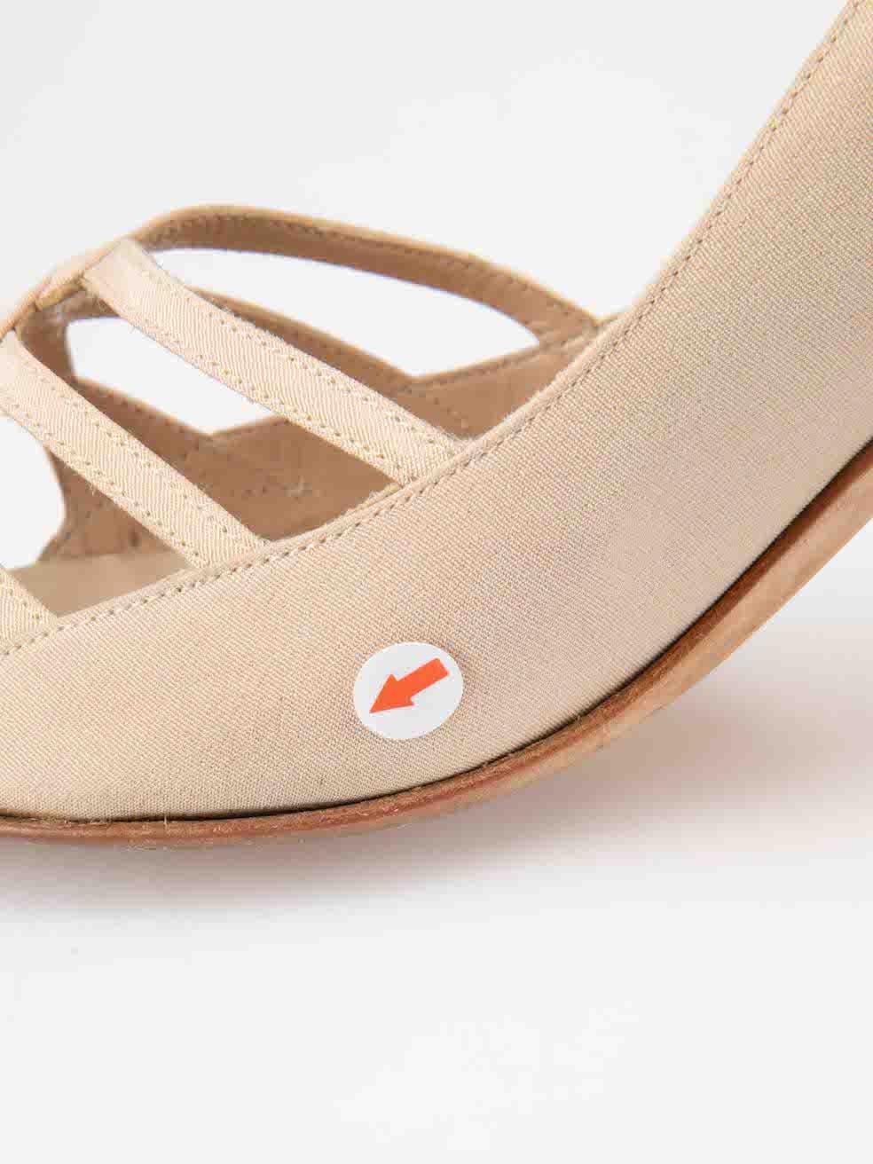 Manolo Blahnik talons à lanières en satin écru taille IT 39,5 en vente 2