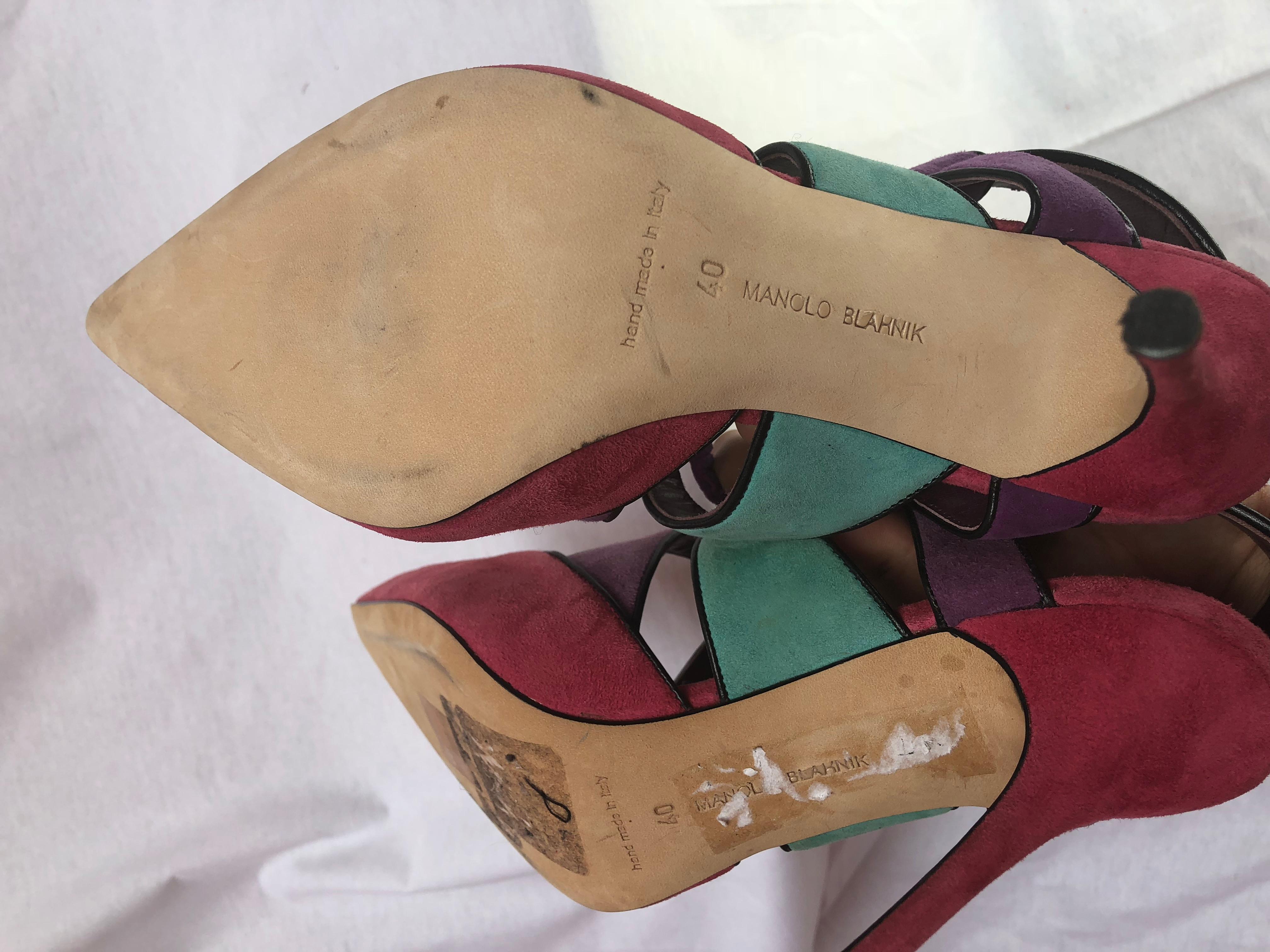 Vintage 1990s Manolo Blahnik Multi-color Pumps Size 40 In New Condition For Sale In Thousand Oaks, CA