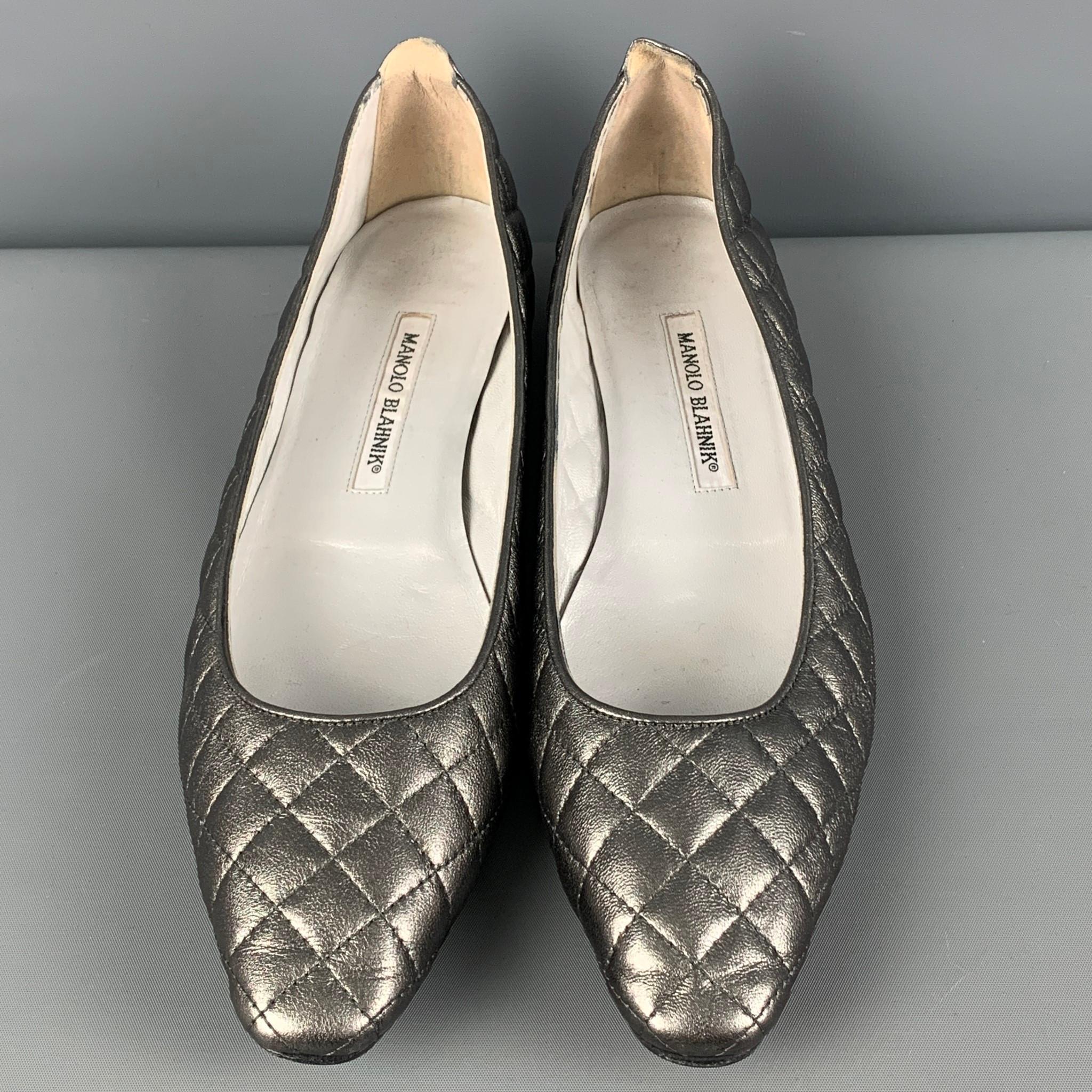 MANOLO BLAHNIK Giungla Size 10.5 Silver Ballerina Rounded Quilted Leather Flats In Good Condition In San Francisco, CA