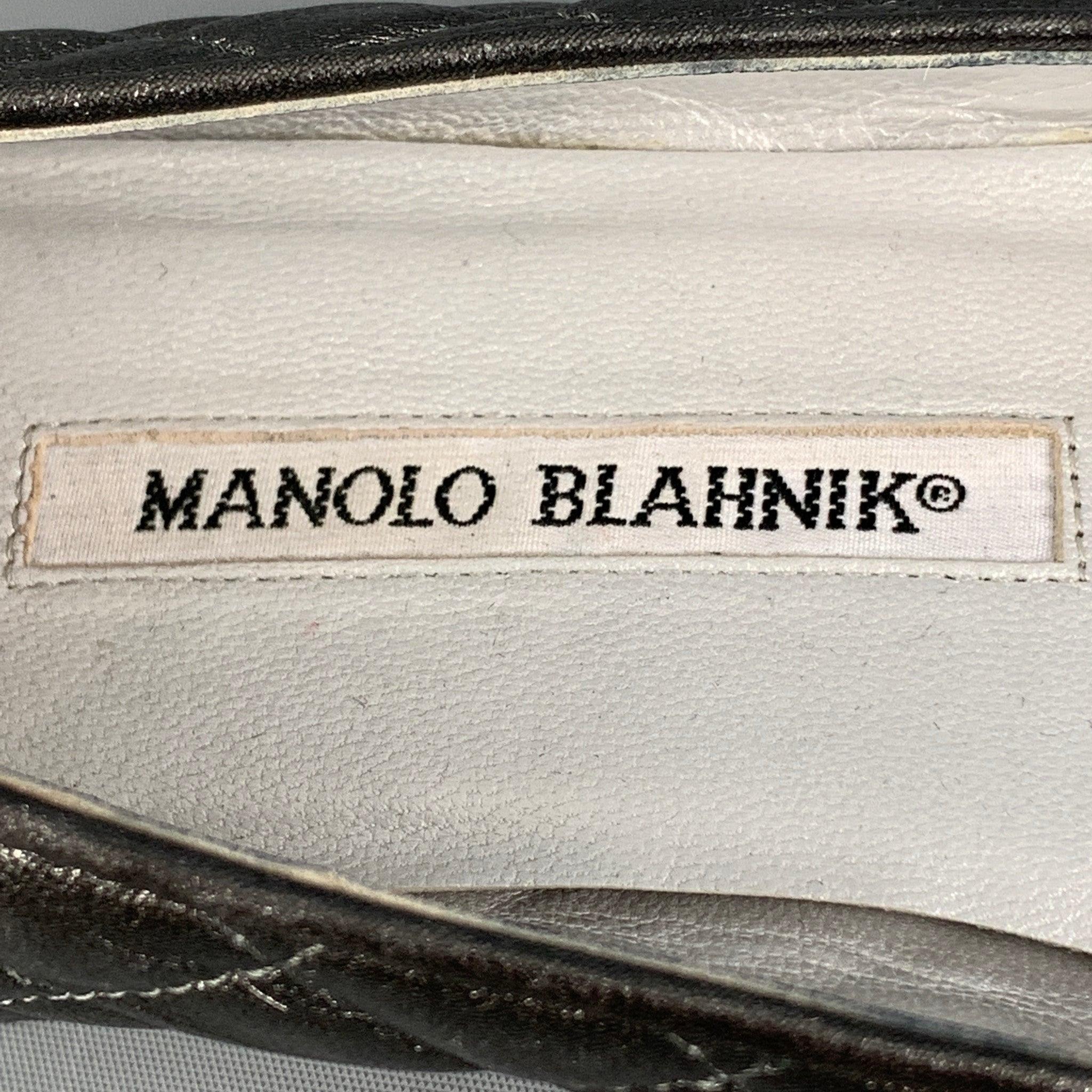 MANOLO BLAHNIK Giungla Size 10.5 Silver Ballerina Rounded Quilted Leather Flats For Sale 2