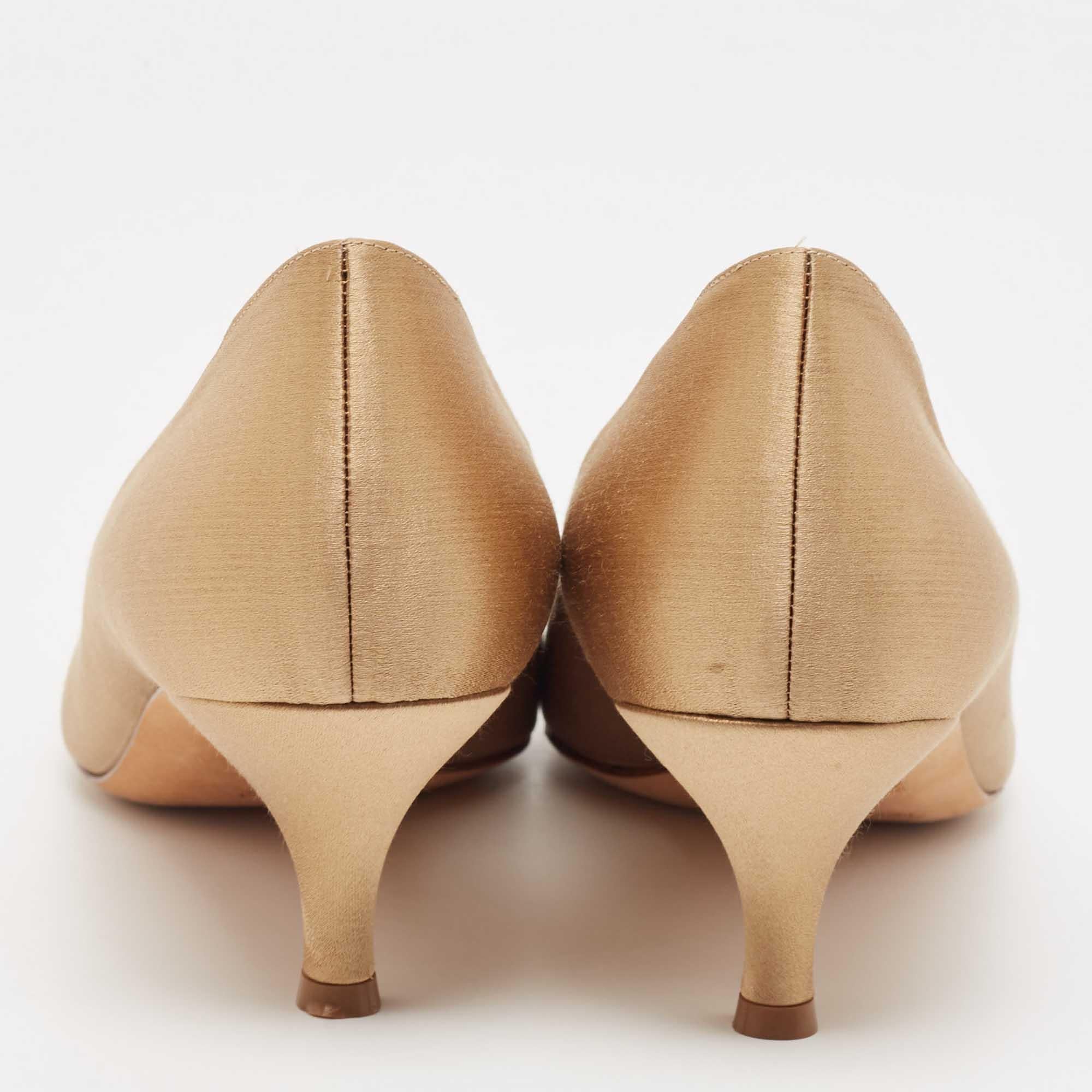 Manolo Blahnik Gold Satin Hangisi Pumps Size 42 3