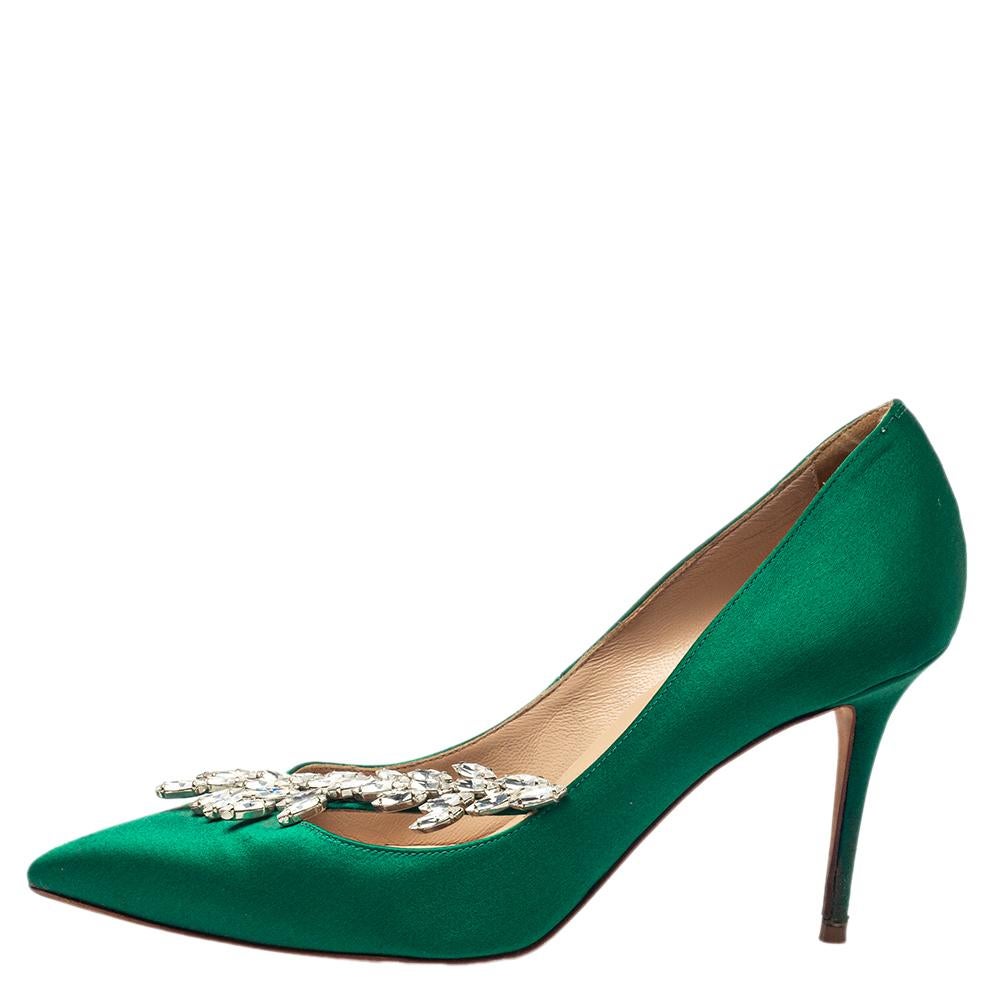Manolo Blahnik Green Satin Nadira Pumps Size 37 In Good Condition In Dubai, Al Qouz 2