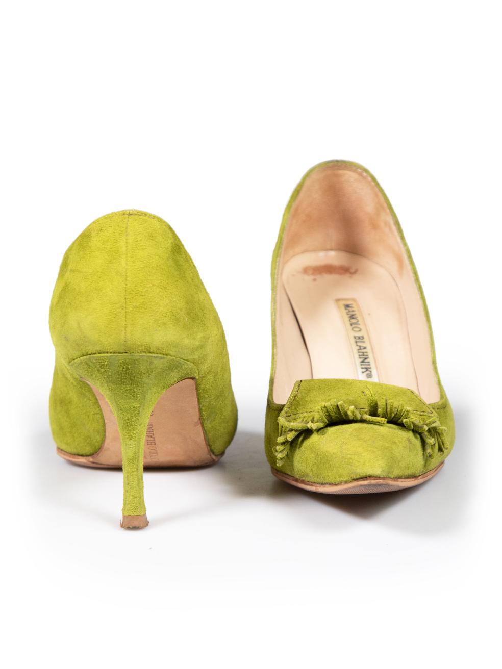 Manolo Blahnik Green Suede Fringed Detail Pumps Size IT 35.5 In Good Condition For Sale In London, GB