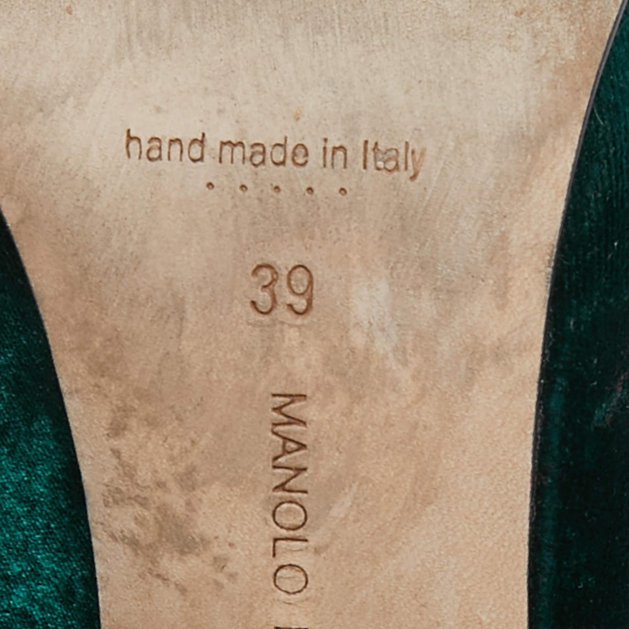 Manolo Blahnik Green Velvet Hangisi Crystal Embellished Pumps Size 39 4