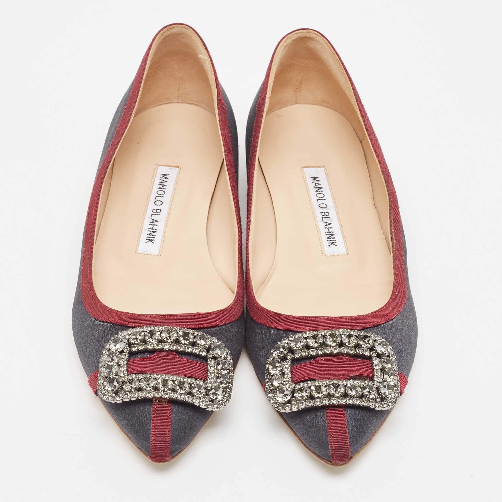 Manolo Blahnik Grey/Burgundy Fabric Gotrian Ballet Flats Size 37 In Excellent Condition In Dubai, Al Qouz 2