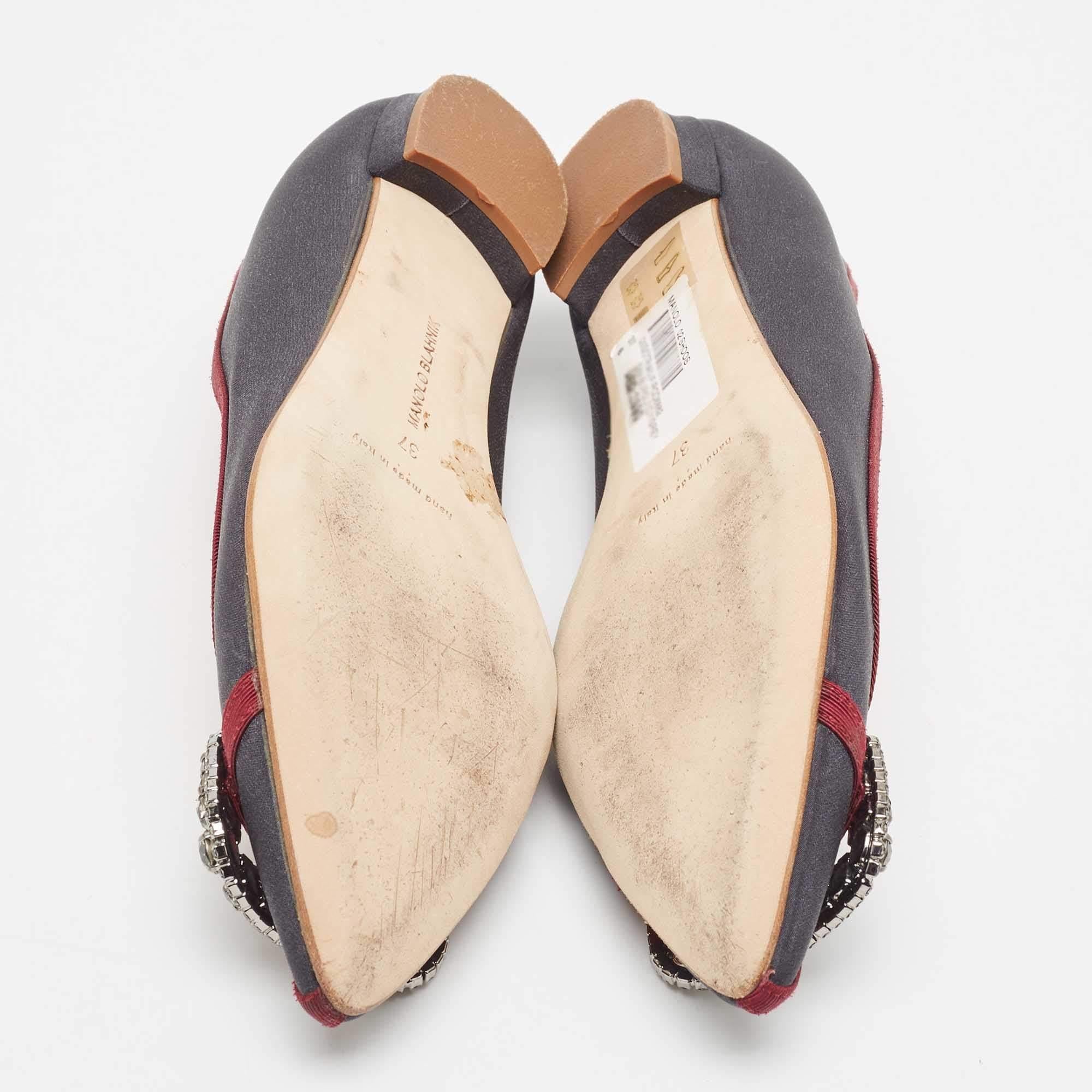 Women's Manolo Blahnik Grey/Burgundy Fabric Gotrian Ballet Flats Size 37