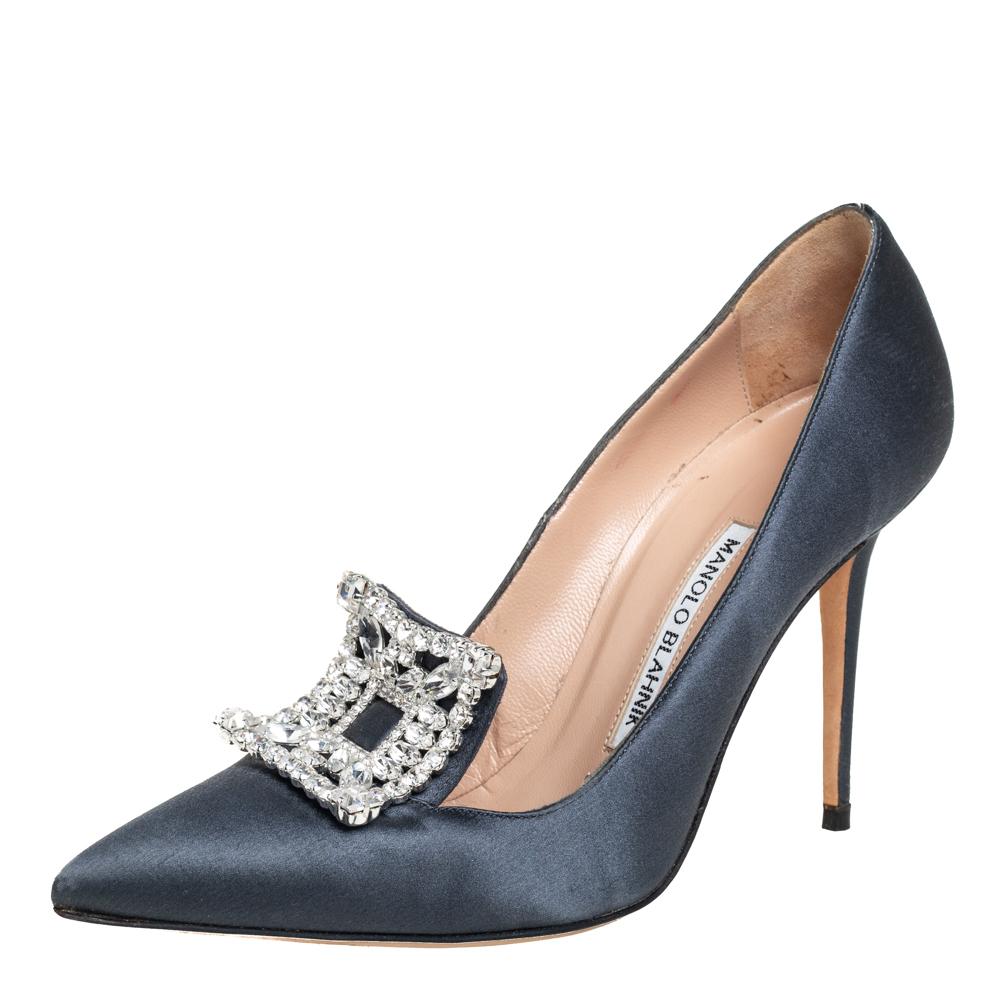 There's nothing that we don't love about these Manolo Blahnik pumps! They impress us with their grey satin construction and flaunt crystal embellishments on the vamps. They come equipped with comfortable leather-lined insoles and 11 cm heels.