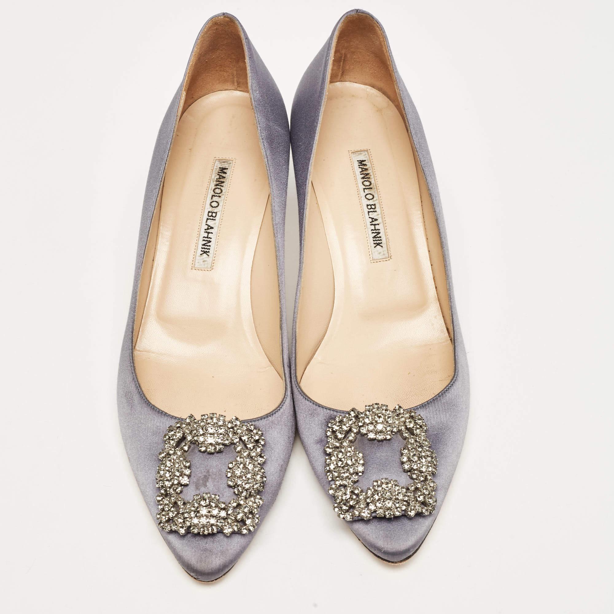 The fashion house’s tradition of excellence, coupled with modern design sensibilities, works to make these Manolo Blahnik grey pumps a fabulous choice. They'll help you deliver a chic look with ease.

