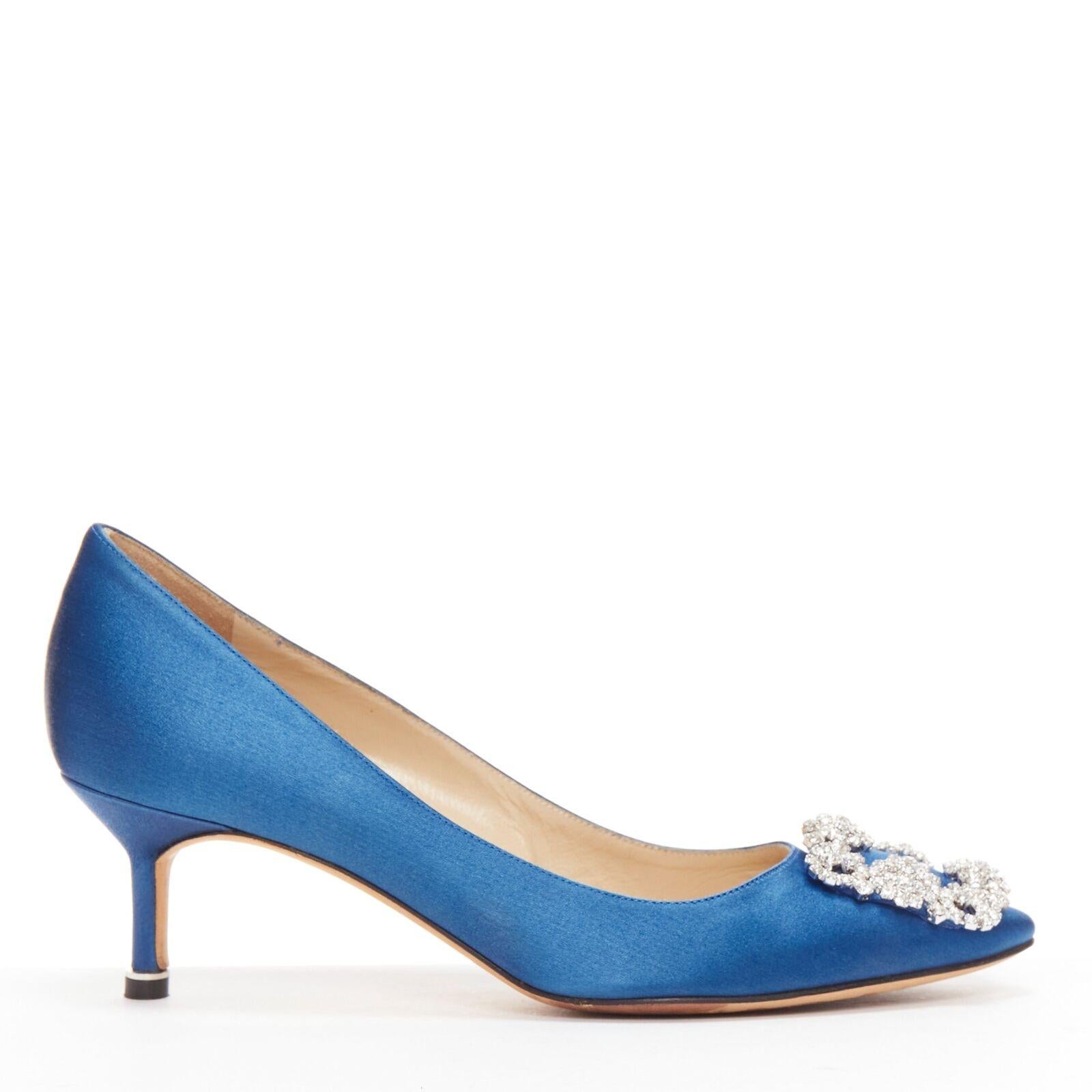 MANOLO BLAHNIK Hangisi 50 Blaue Satin-Pumps mit Kristallschnalle und Teebecherabsatz mit Absatz EU36,5
Referenz: KYCG/A00043
Marke: Manolo Blahnik
Modell: Hangisi 50
MATERIAL: Satin
Farbe: Silber, Blau
Muster: Kristalle
Verschluss: Slip