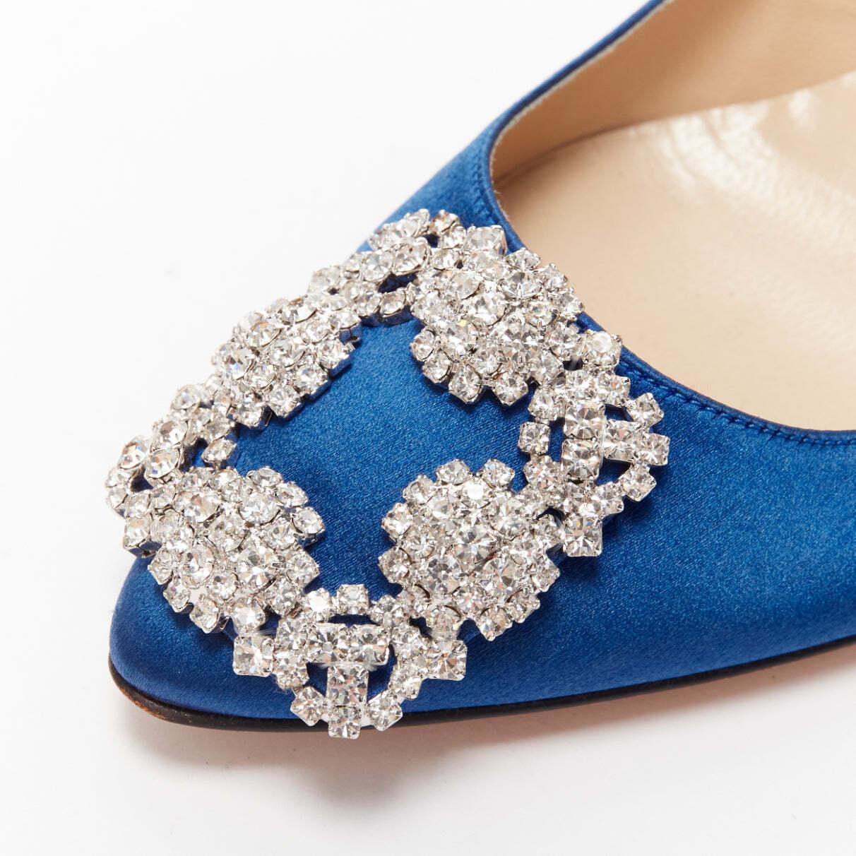 MANOLO BLAHNIK Hangisi 50 Blaue Satin-Pumps mit Kristallschnalle und Teebecherabsatz mit Absatz EU36,5 im Angebot 2