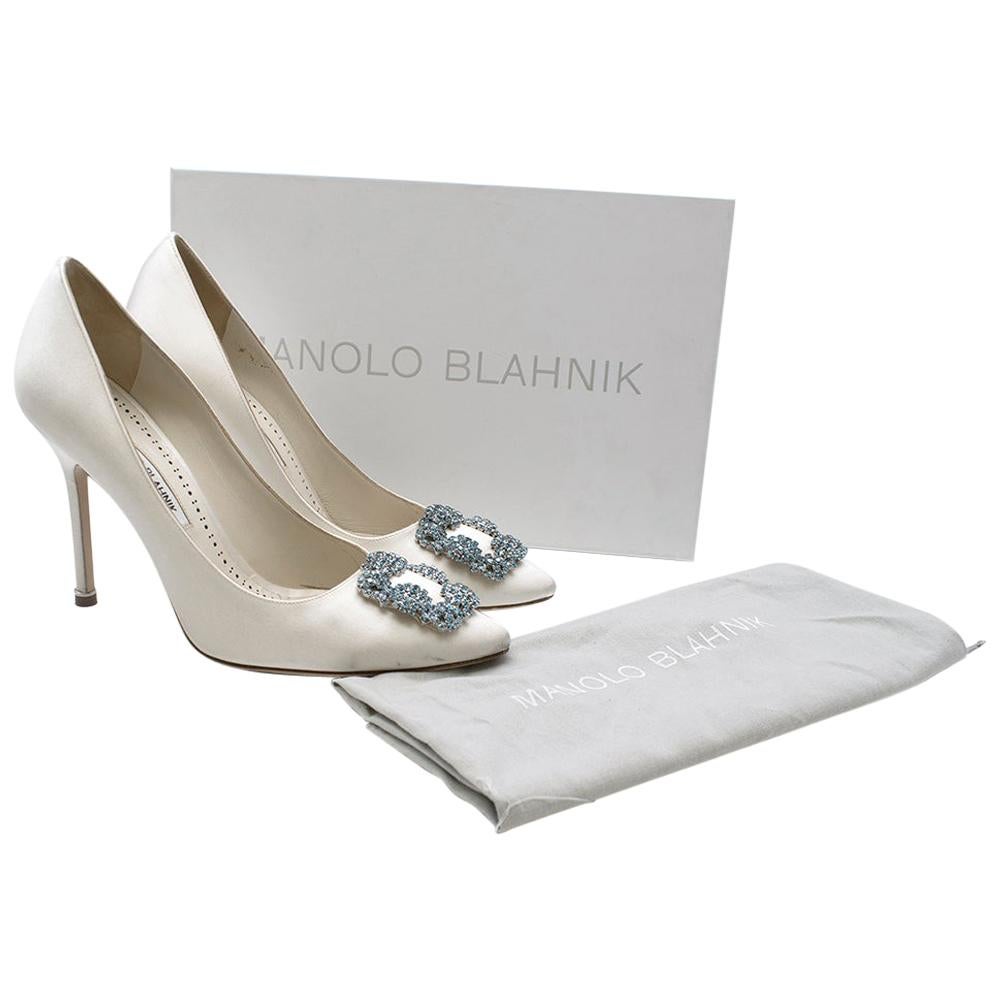 manolo blahnik hangisi white