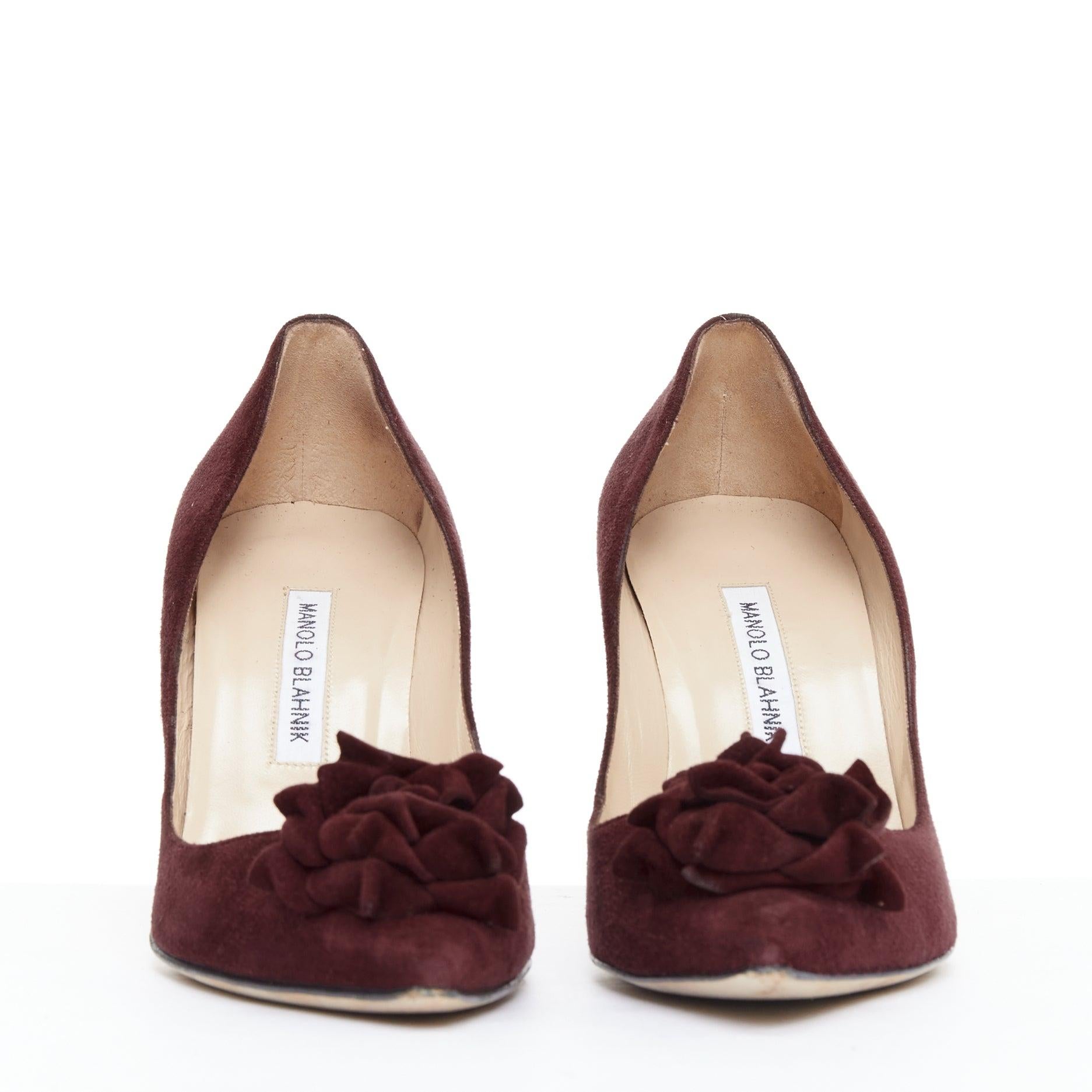 Black MANOLO BLAHNIK Lisa burgundy suede flower applique pumps EU39 For Sale