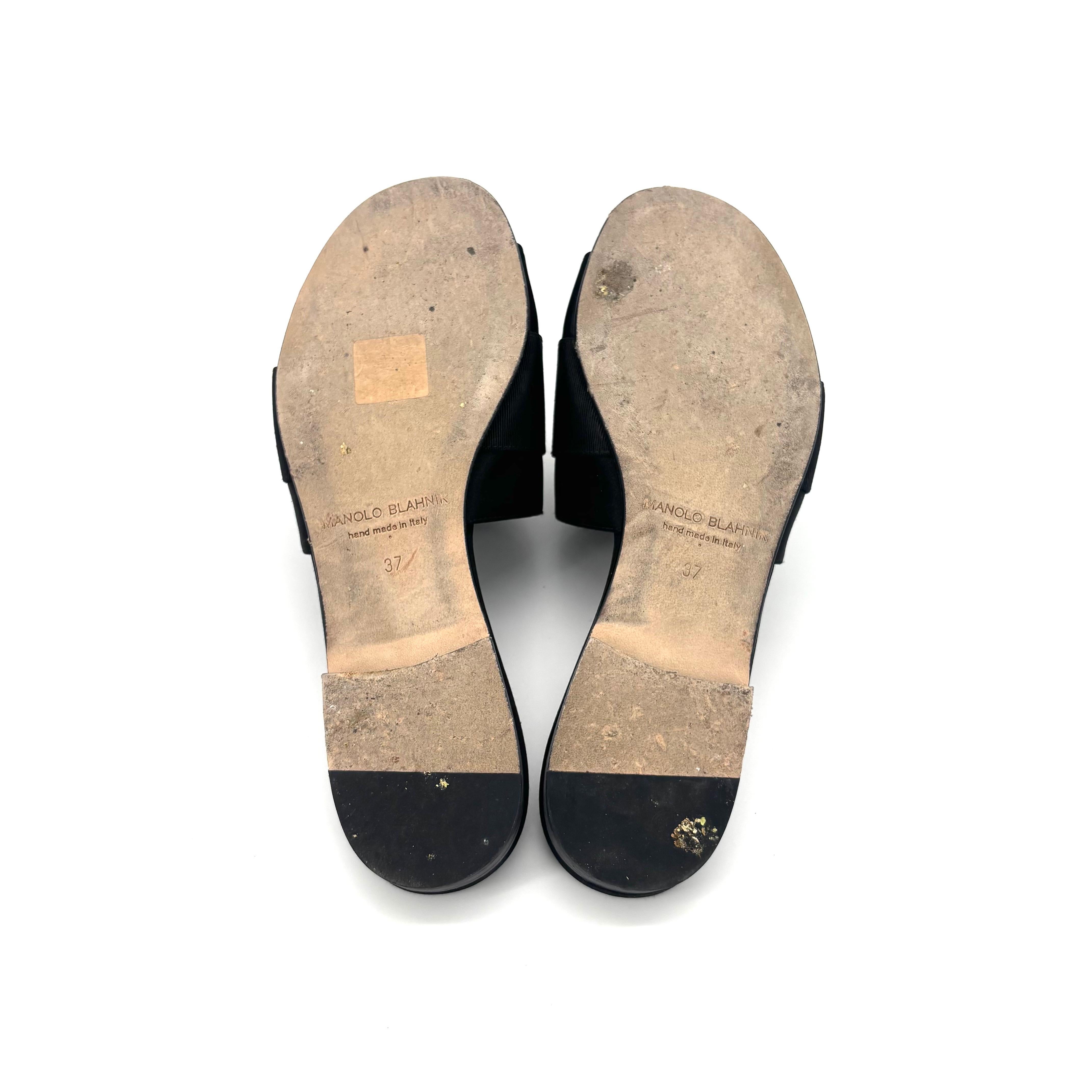 Manolo Blahnik Martamod Satin Crystal Embellished Slip On Flat Slides Sandals 37 For Sale 4