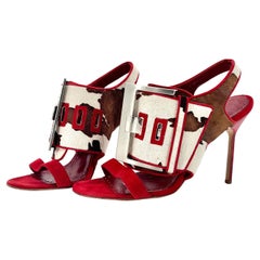 Manolo Blahnik Martamucco Hebilla Sandalias de pelo de becerro estilo poni con estampado de vaca 40