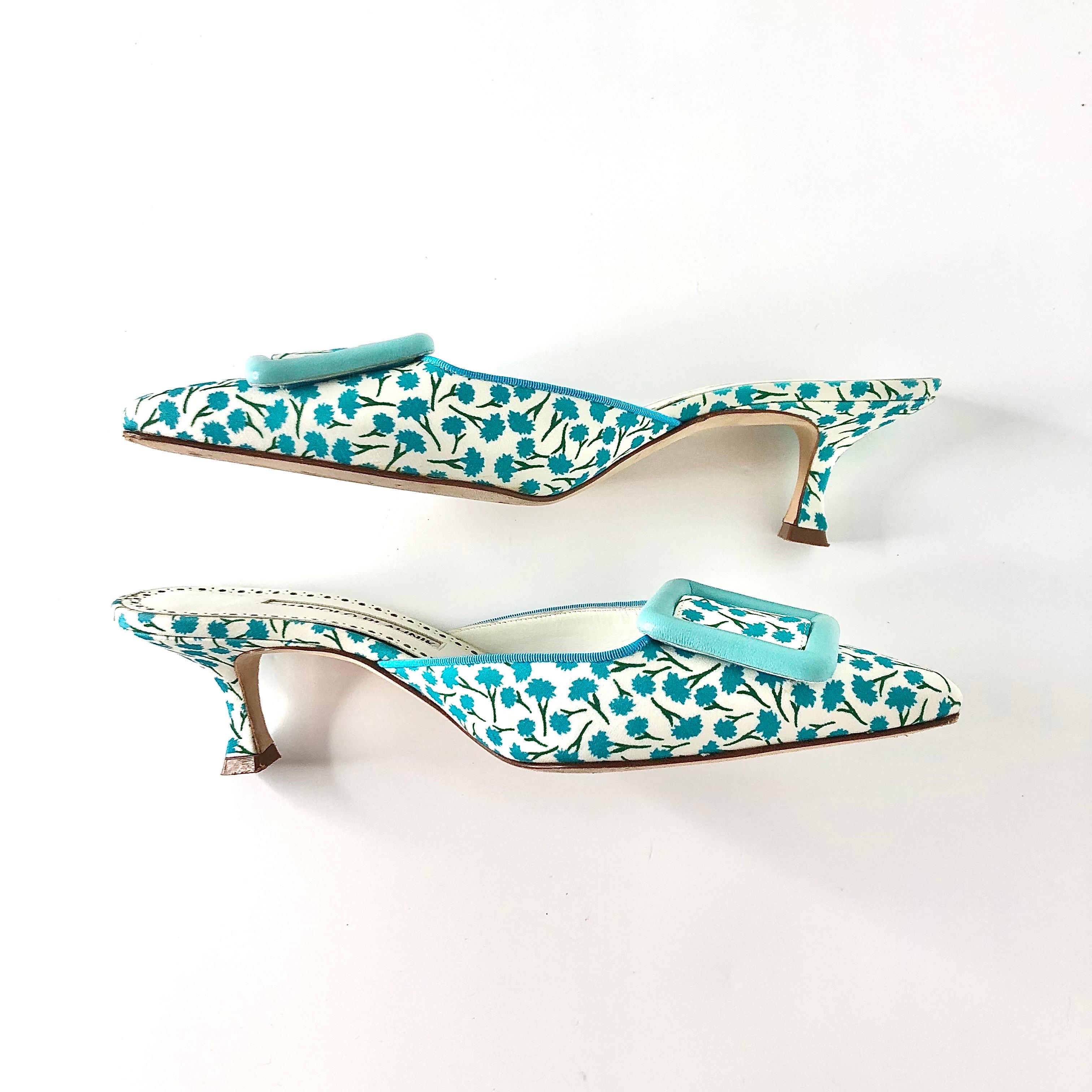 Manolo Blahnik Maysalebi Flower Print Pointed Toe Kitten Heel Mules Pumps 36 Pour femmes en vente