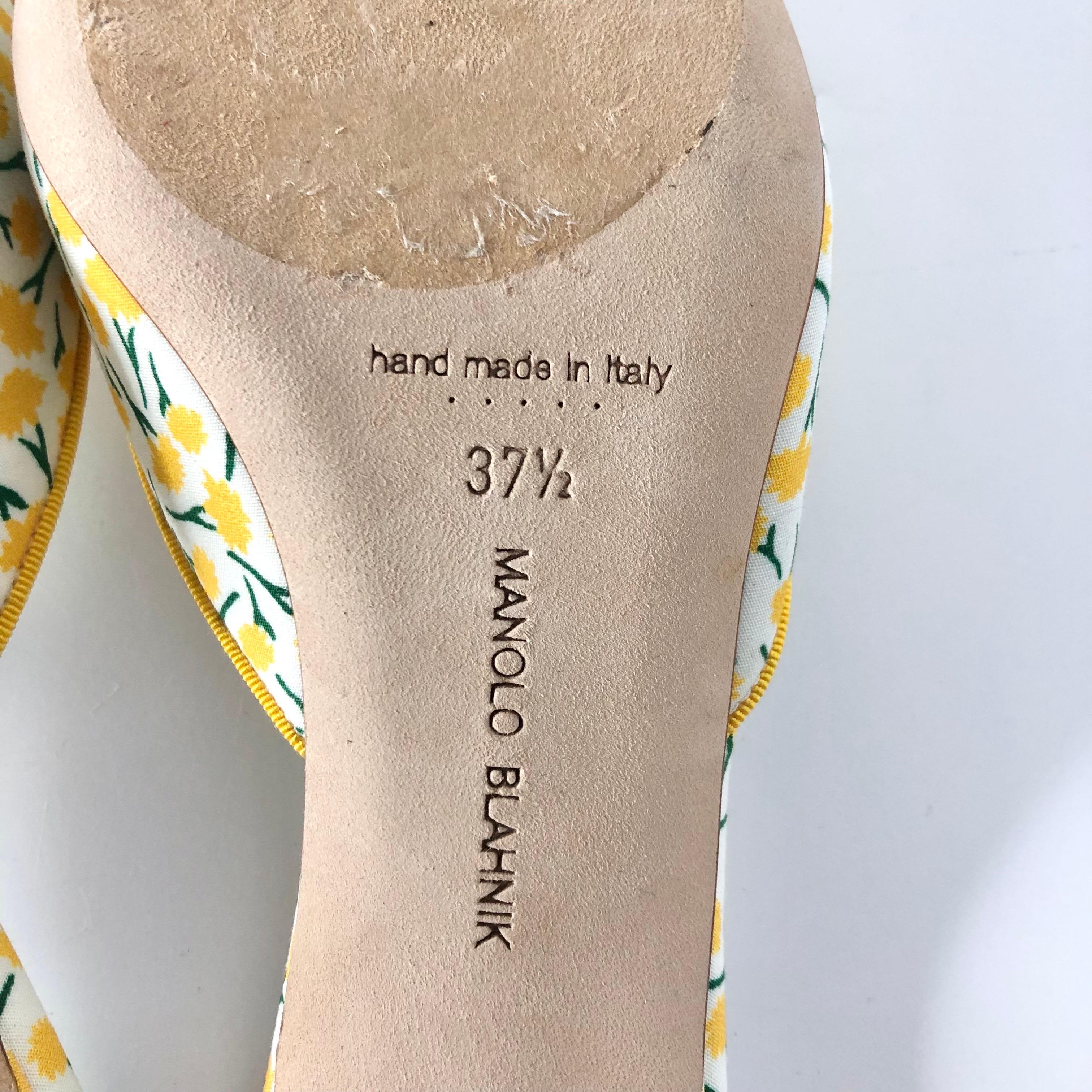 Manolo Blahnik Maysalebi Yellow Flower Print Slip On Kitten Heel Mules 37.5 en vente 2