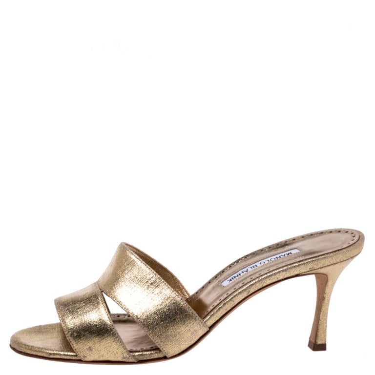 manolo blahnik gold flats